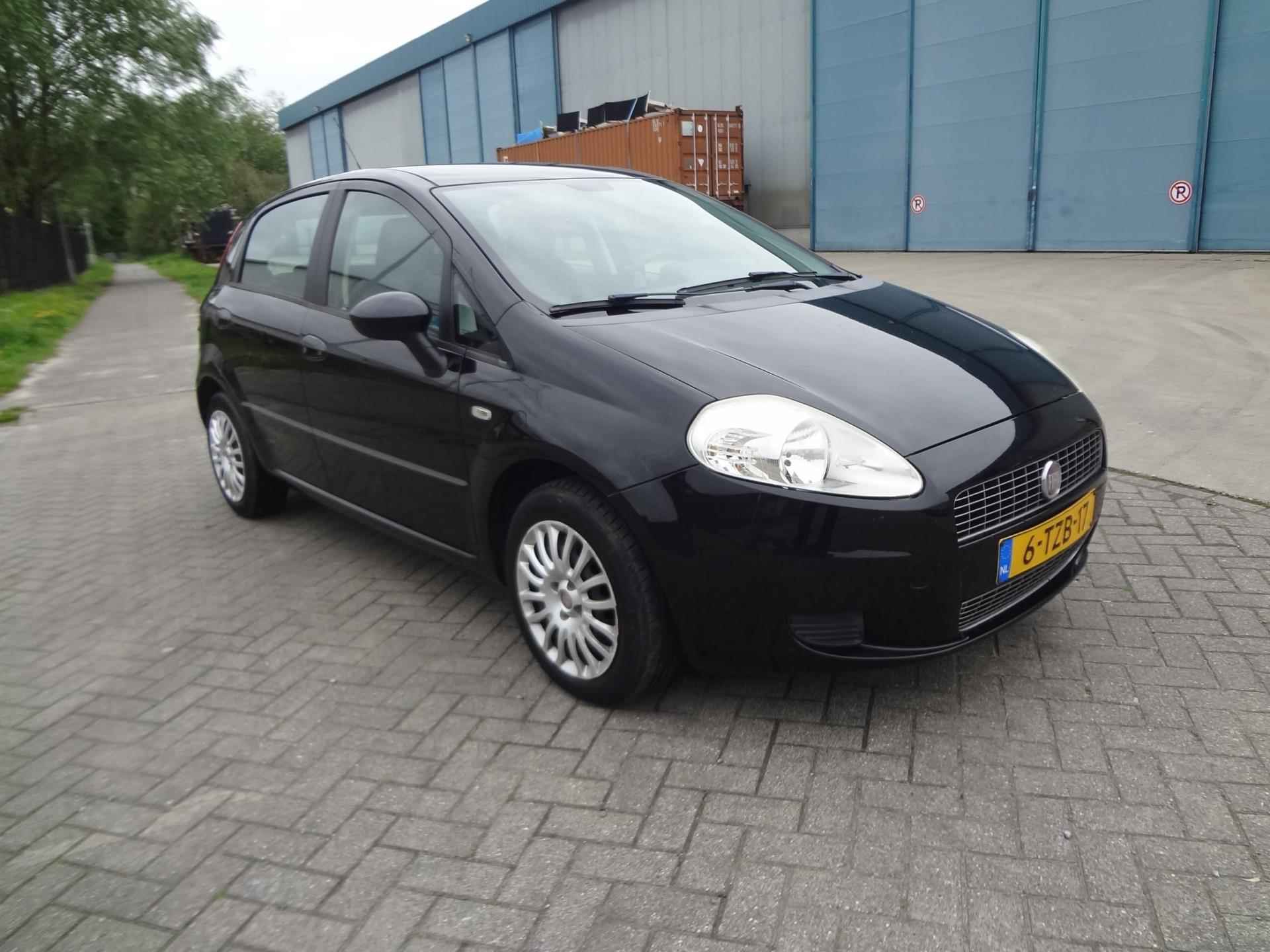 Fiat Grande Punto 1.2 Racing - 2/11