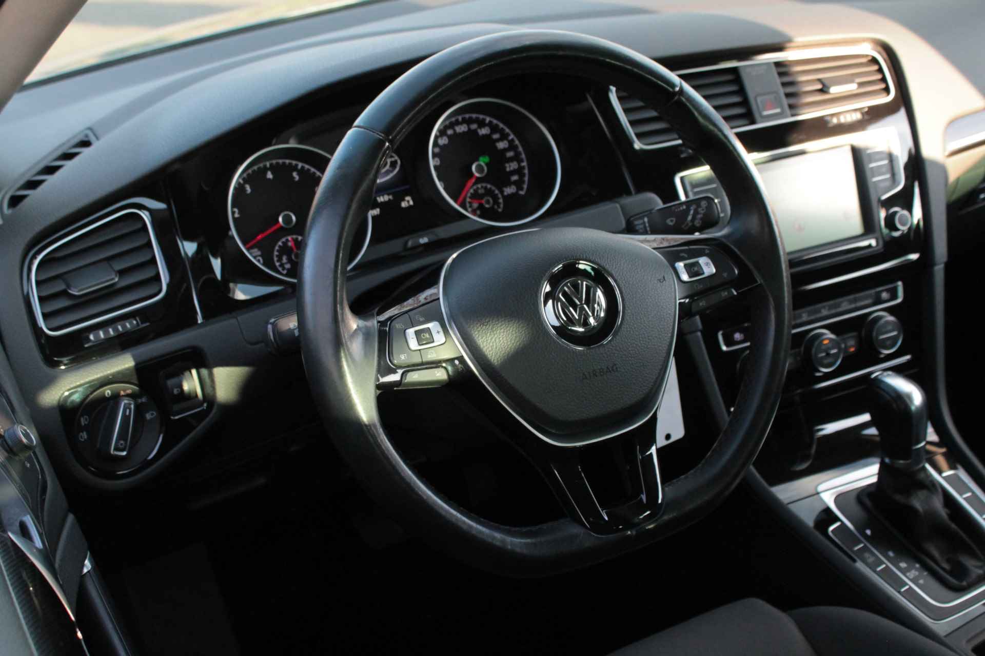 Volkswagen Golf 1.2 TSI Highline Cruise | Camera | Trekhaak - 3/25