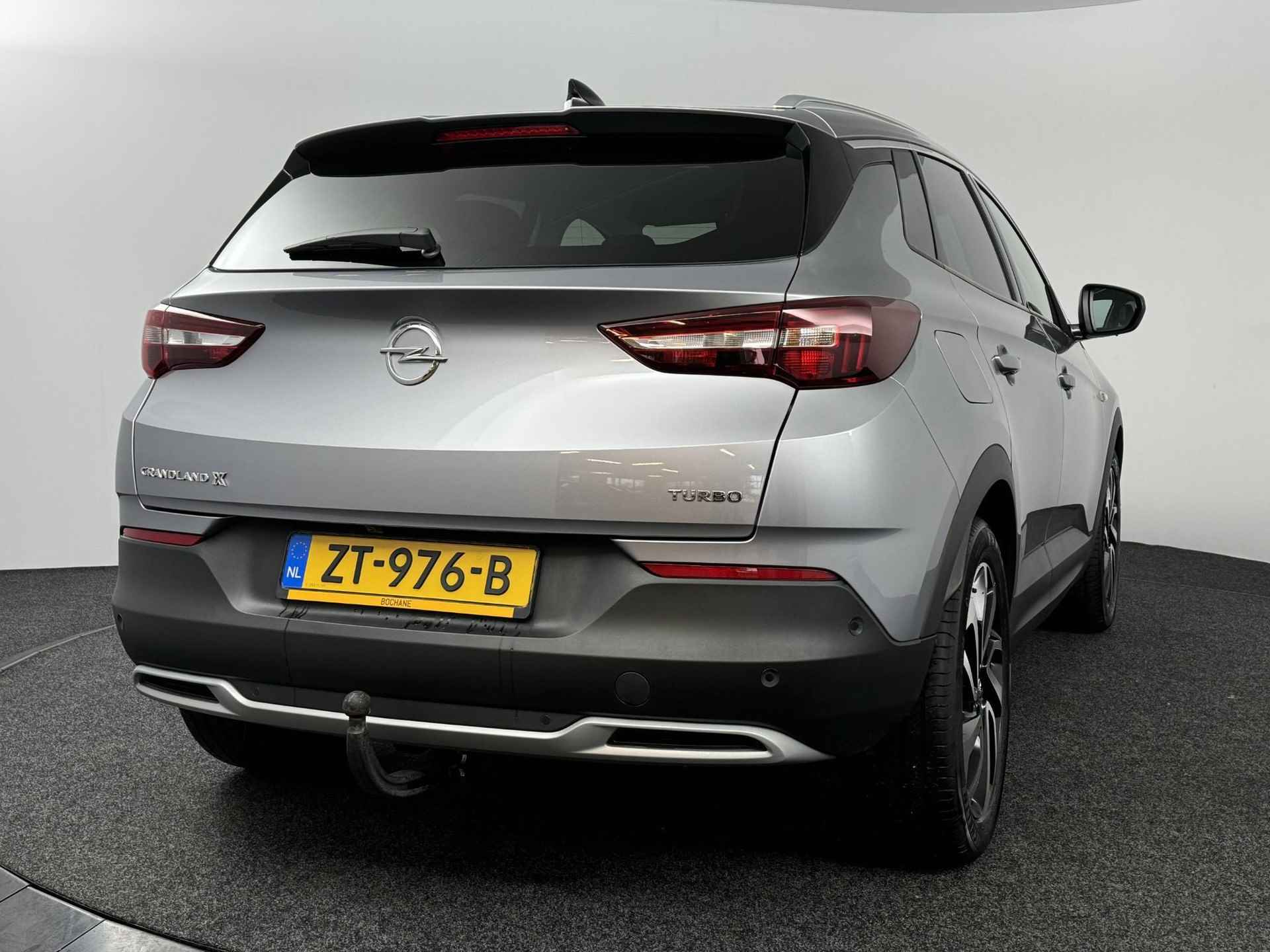 Opel Grandland X 1.6 Turbo Innovation | Leder pakket | Trekhaak | Stoelverwarming | LED koplampen | - 3/38