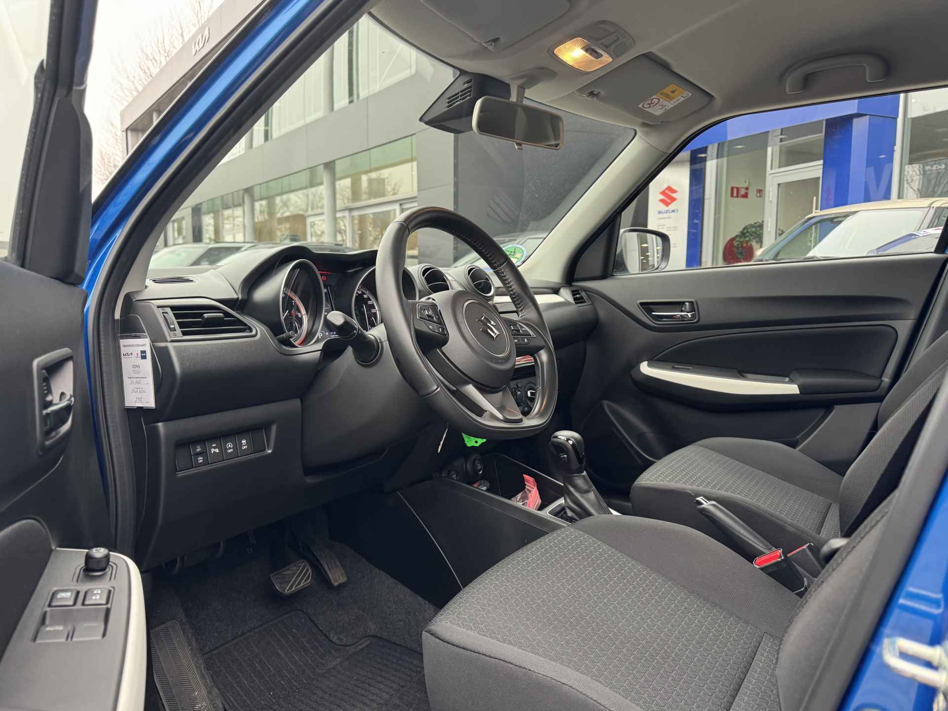 Suzuki Swift 1.2 Select Smart Hybrid Fabrieksgarantie ! | Nederlandse Auto ! | 12.087 km !   Automaat | DodeHoek detectie | Navi | Camera | Stoelverwarming | Lane Assist | Parkeersensoren | android apple Carplay   INFO;F.Bogaars - 10/30