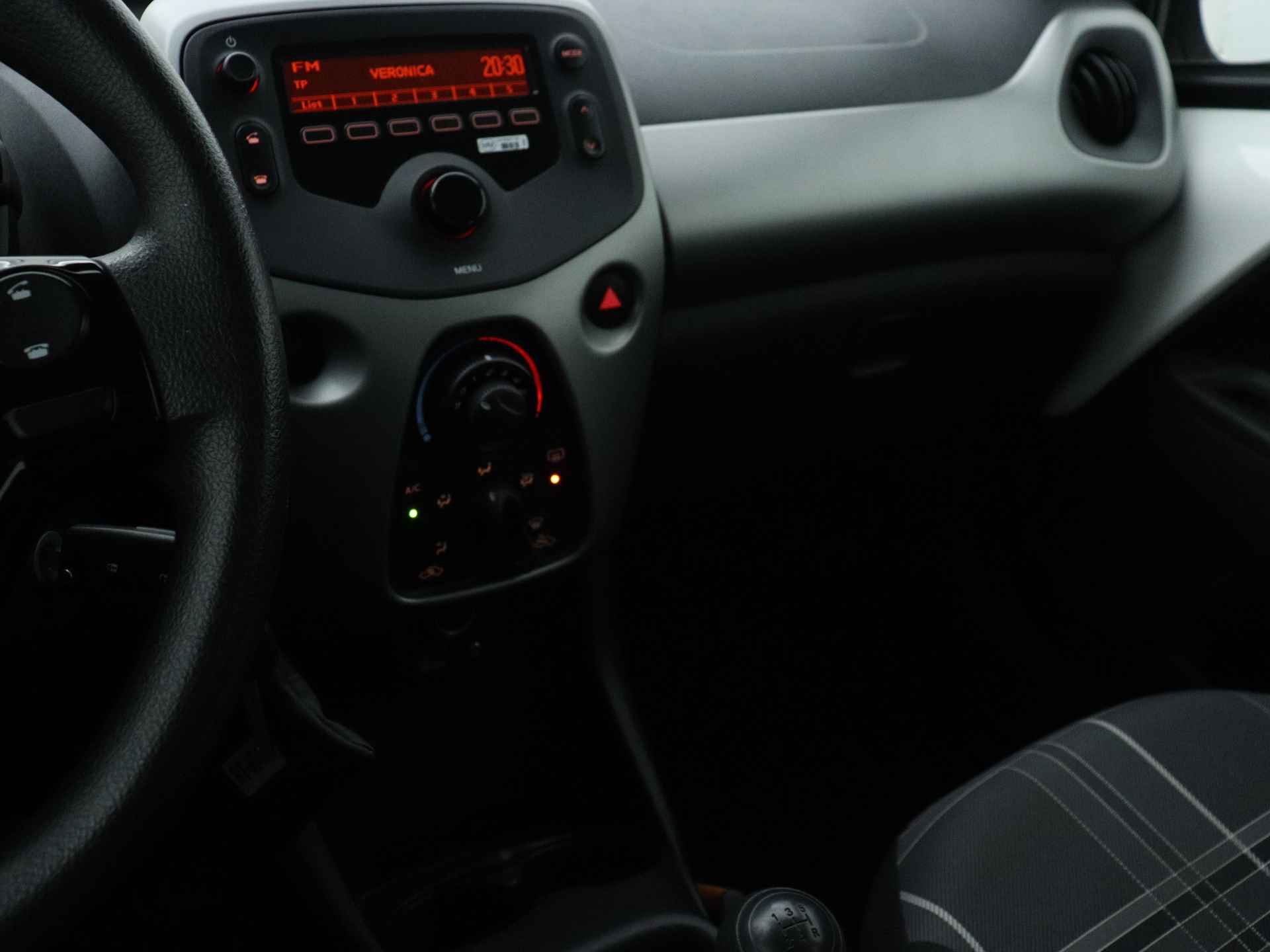 Peugeot 108 1.0 e-VTi Active | Airconditioning | Bluetooth met streaming | Elektr. raambediening | - 8/37