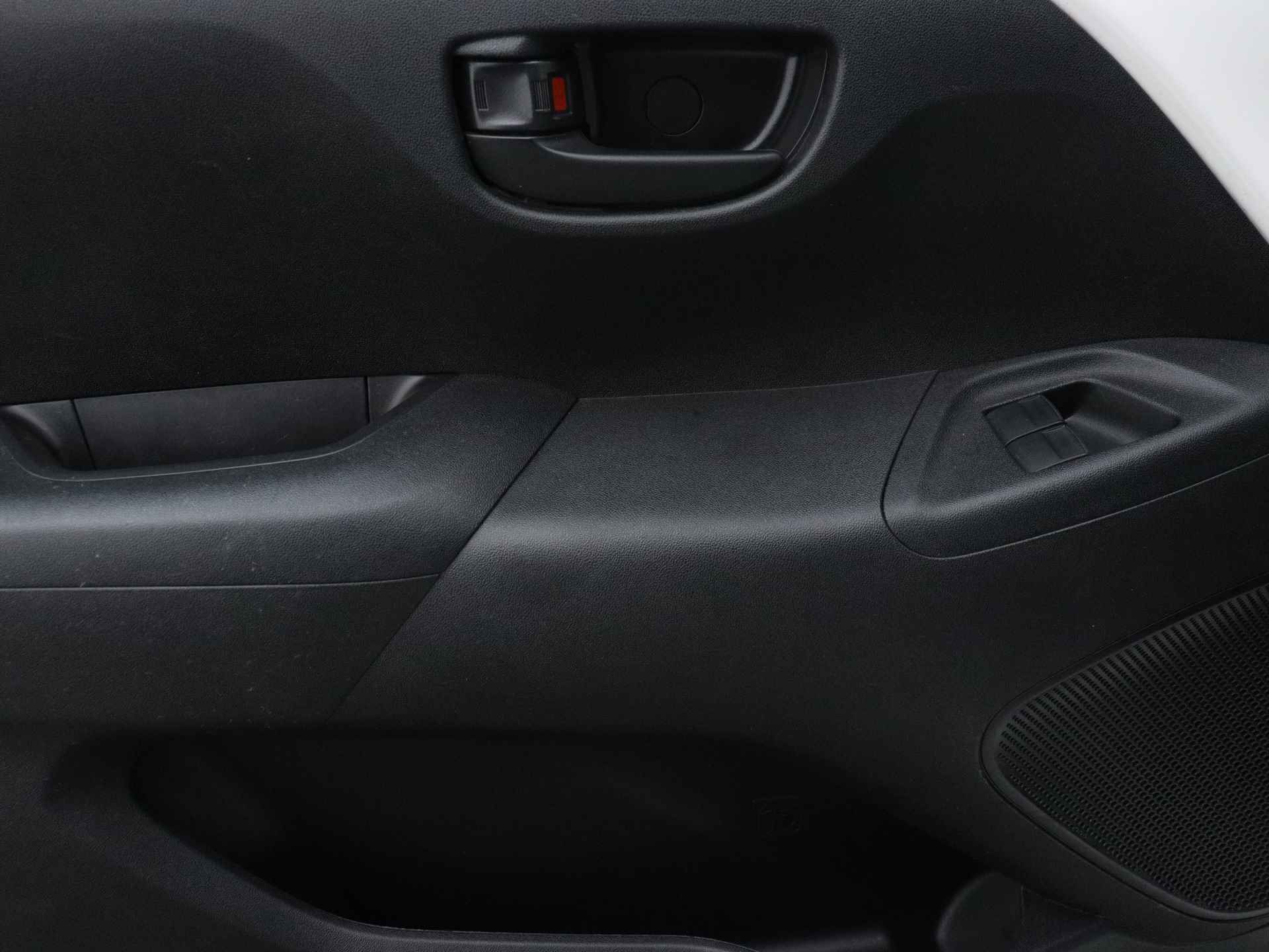 Peugeot 108 1.0 e-VTi Active | Airconditioning | Bluetooth met streaming | Elektr. raambediening | - 29/37