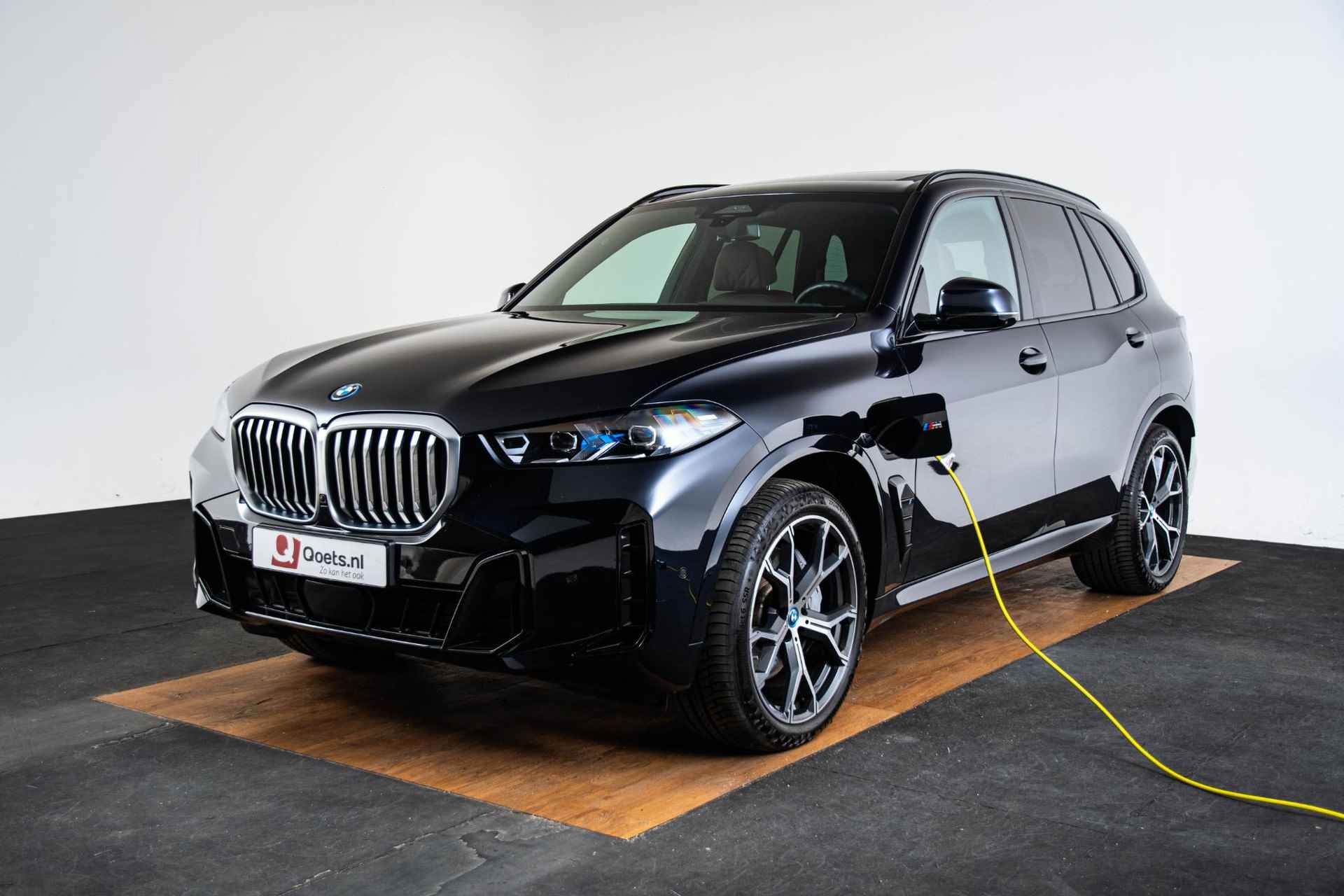 BMW X5 xDrive50e M Sport - Trekhaak - Panoramadak - Comfortstoelen - Stoelventilatie - Comfort Acces - Geluiddempende/getinte Ruiten - Parking/Driving Assistant - Harman Kardon - Zonneschermen achter - - 22/70