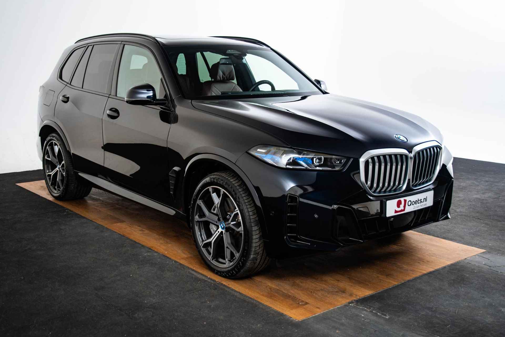 BMW X5 xDrive50e M Sport - Trekhaak - Panoramadak - Comfortstoelen - Stoelventilatie - Comfort Acces - Geluiddempende/getinte Ruiten - Parking/Driving Assistant - Harman Kardon - Zonneschermen achter - - 67/70