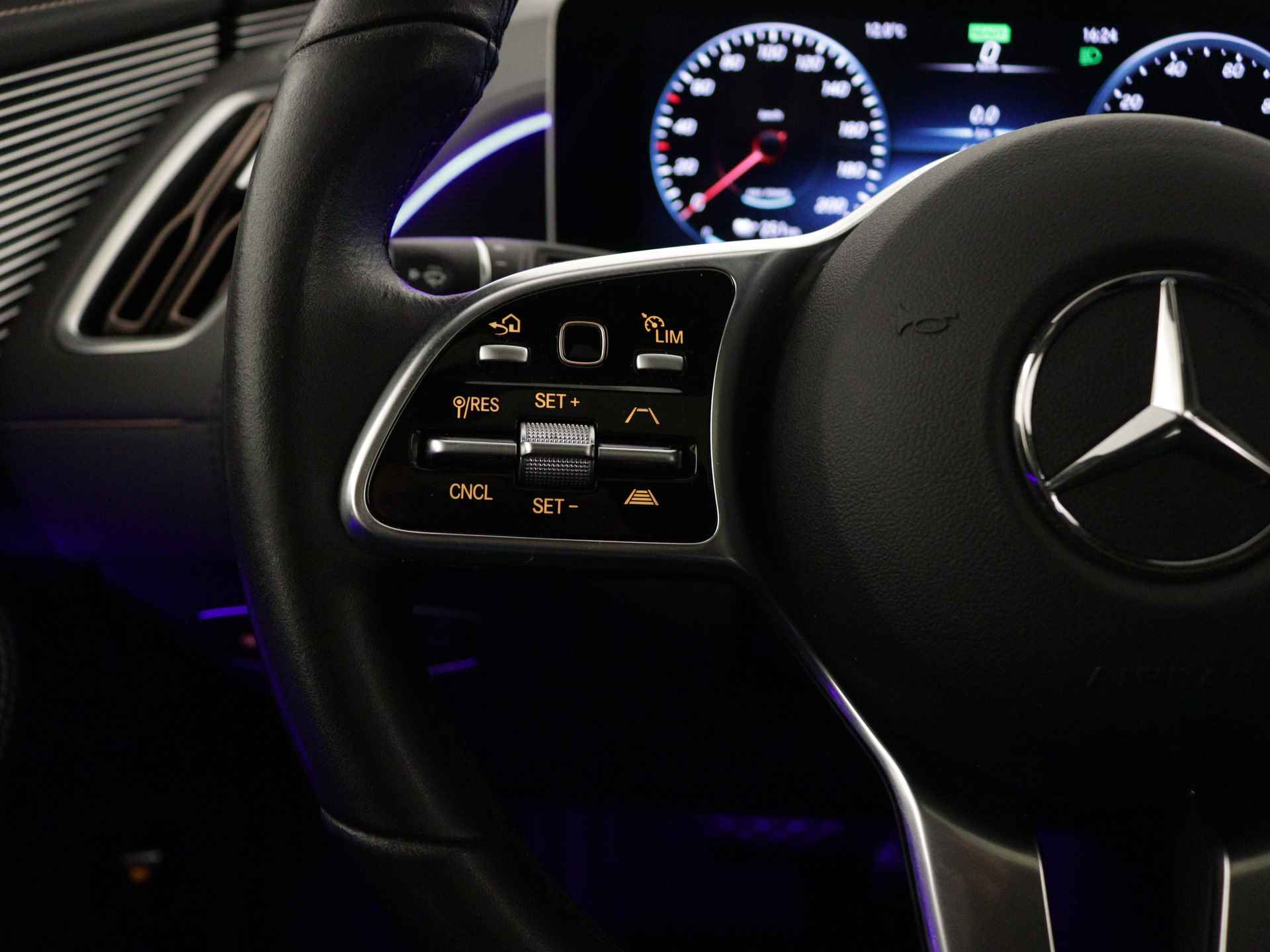 Mercedes-Benz EQC 400 4MATIC Business Solution Luxury 80 kWh | Lichtmetalen velgen | Schuif/kanteldak | Navigatie | Parking support | Lederen bekleding | Inclusief 24 maanden MB Certified garantie voor europa | - 19/39