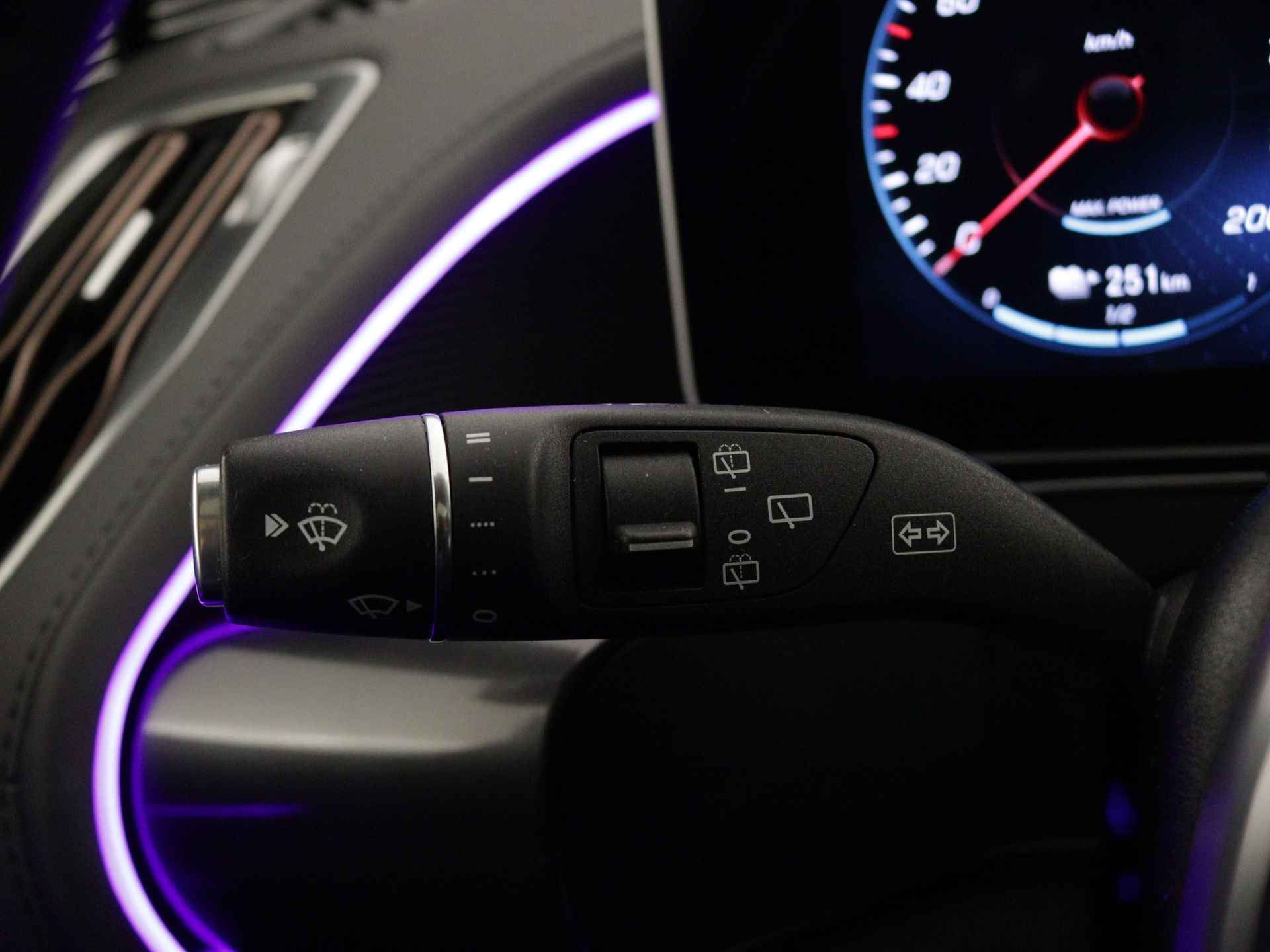Mercedes-Benz EQC 400 4MATIC Business Solution Luxury 80 kWh | Lichtmetalen velgen | Schuif/kanteldak | Navigatie | Parking support | Lederen bekleding | Inclusief 24 maanden MB Certified garantie voor europa | - 21/39