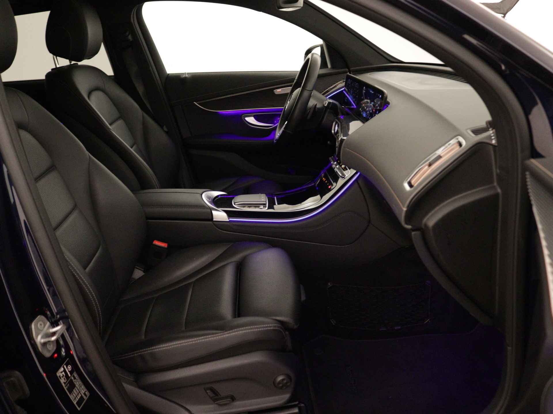 Mercedes-Benz EQC 400 4MATIC Business Solution Luxury 80 kWh | Lichtmetalen velgen | Schuif/kanteldak | Navigatie | Parking support | Lederen bekleding | Inclusief 24 maanden MB Certified garantie voor europa | - 26/39