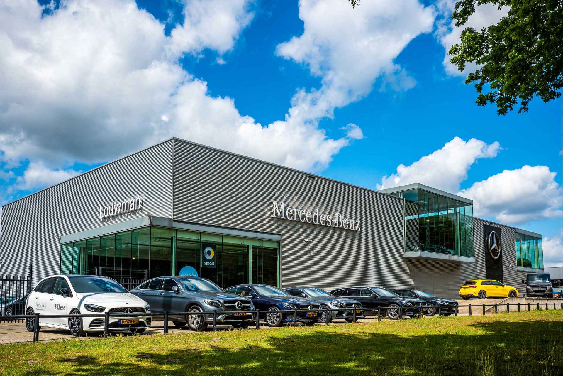 Mercedes-Benz EQC 400 4MATIC Business Solution Luxury 80 kWh | Lichtmetalen velgen | Schuif/kanteldak | Navigatie | Parking support | Lederen bekleding | Inclusief 24 maanden MB Certified garantie voor europa | - 37/39