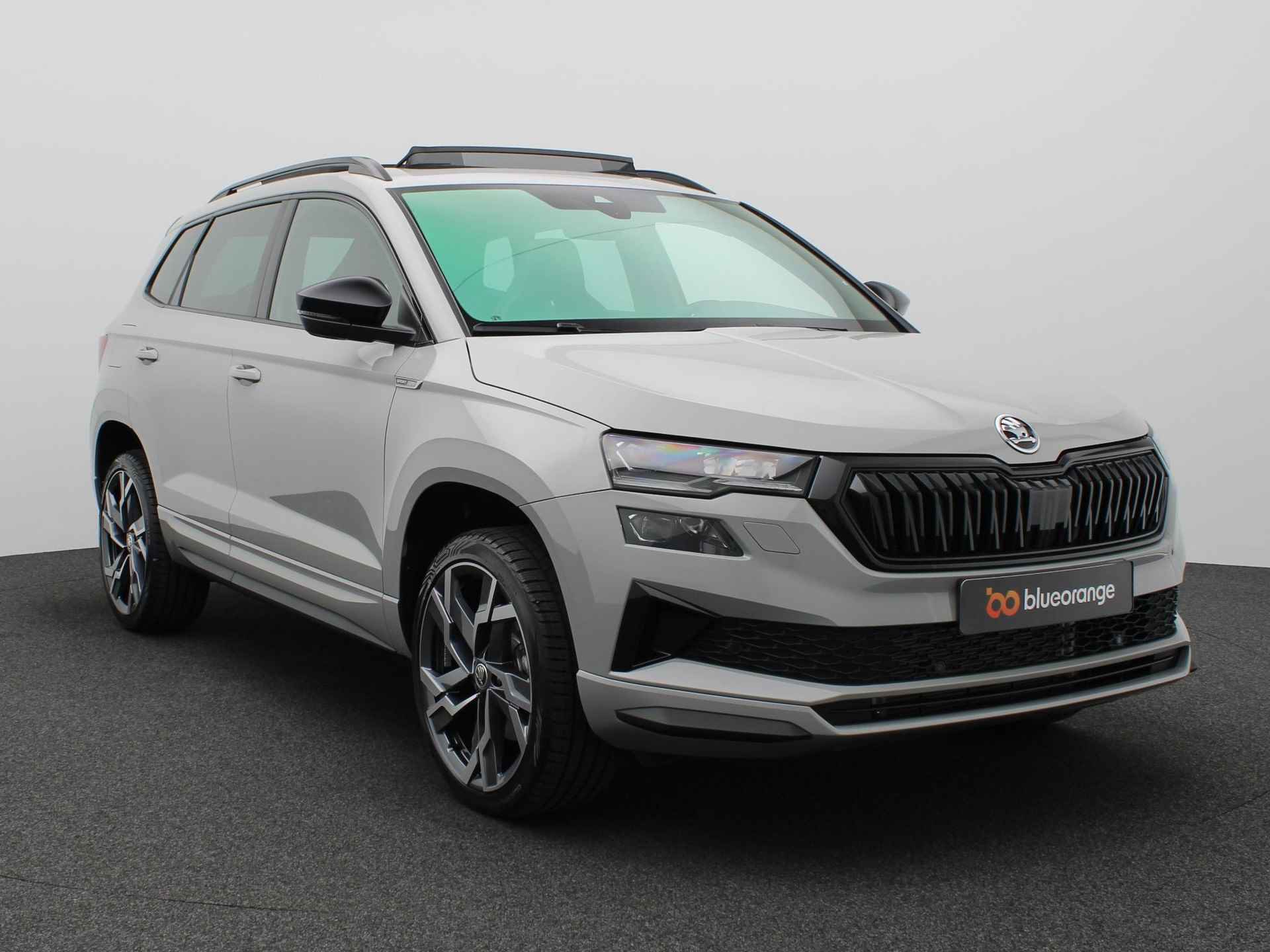 Skoda Karoq 1.5 TSI ACT Sportline Business 150PK DSG Panoramadak, trekhaak, achteruitrijcamera, winterpakket Plus,, keyless, virtual pedal, 19'' lichtmetaal - 12/55