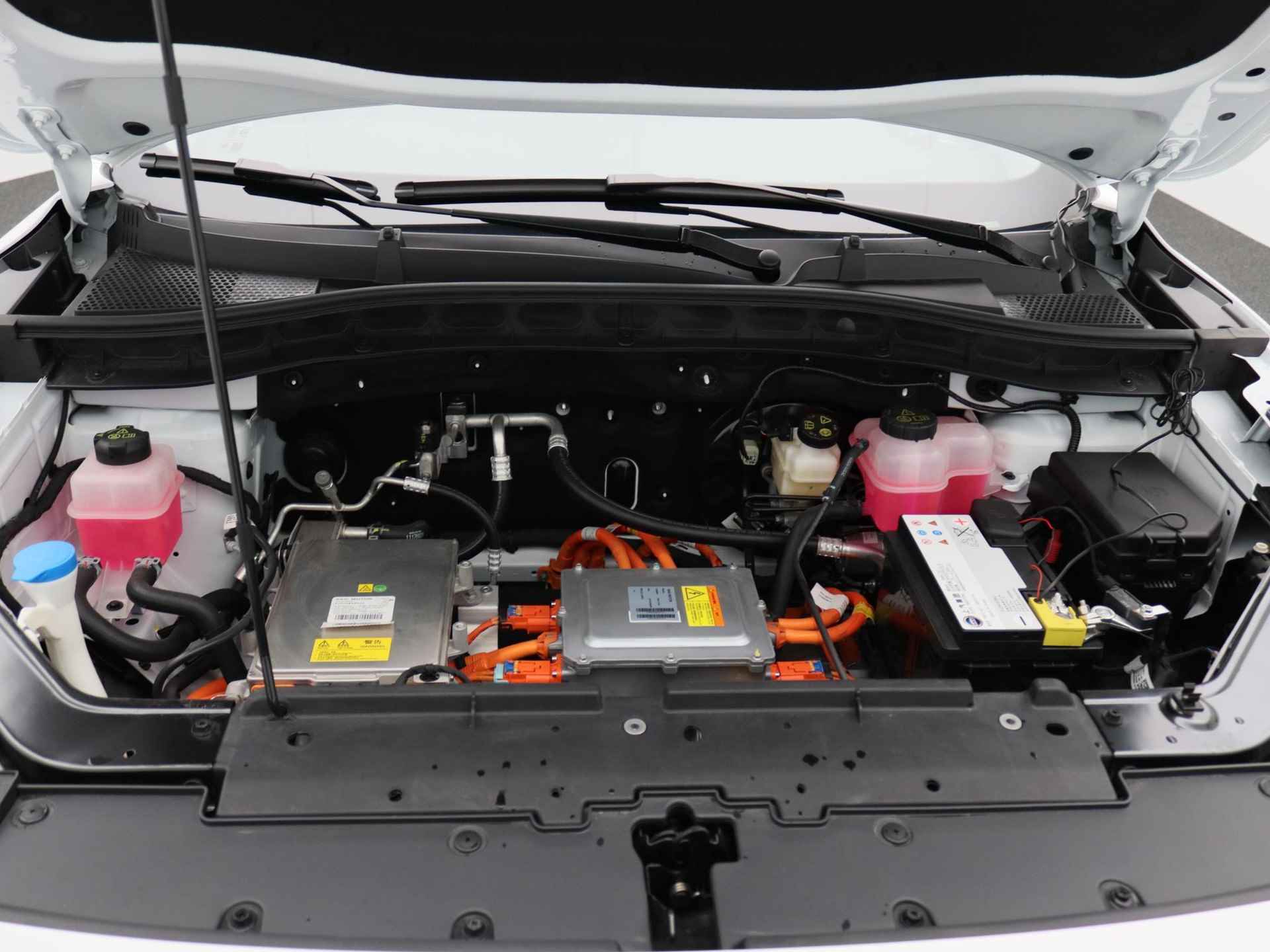 MG ZS EV Standard Range Luxury | 320 km WLTP | Navigatie | Panorama dak | 7 jaar 150.000 km garantie | Nu €2500,- Upgrade Actie Voordeel! | Wordt in alle kleuren verwacht! - 18/19