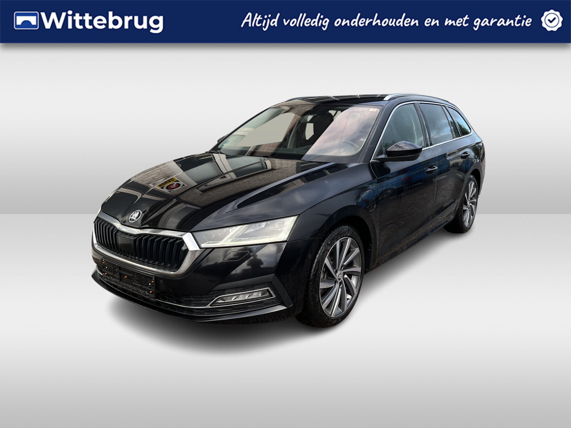 Škoda Octavia Combi 1.4 TSI iV PHEV Style / AUTOMAAT/ CAMERA/ PARK. SENSOREN/ MATRIX/ DODE HOEK/ MEMORY SEATS/ HEAD UP DISPLAY/ KEYLESS/ STOEL VERWARM. V EN A/ ADAPT. CRUISE/ APP CONNECT/ NAVI/ CLIMA/ DAB/