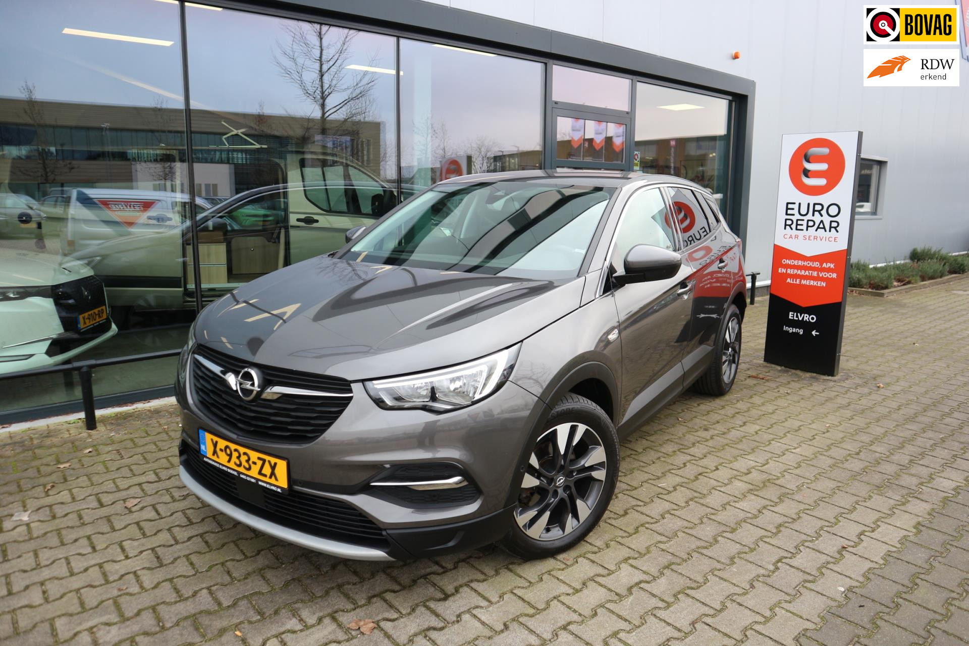 Opel GRANDLAND X 1.2 Turbo Innovation NAVI KEYLESS CLIMA ELECTR. AKLEP PDC V+A!!! bij viaBOVAG.nl