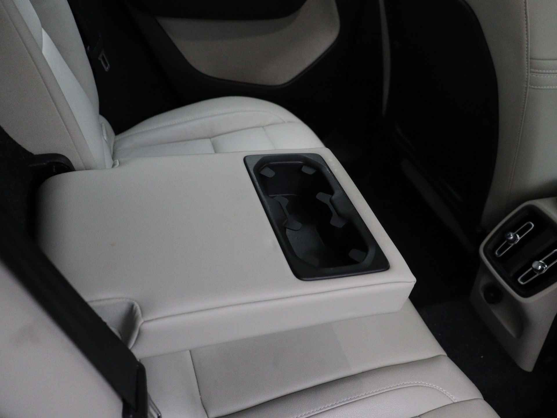 Volvo XC40 B4 AUT(8) INSCRIPTION HARMAN KARDON TREKHAAK LEDER ELEK.STOELEN - 40/41