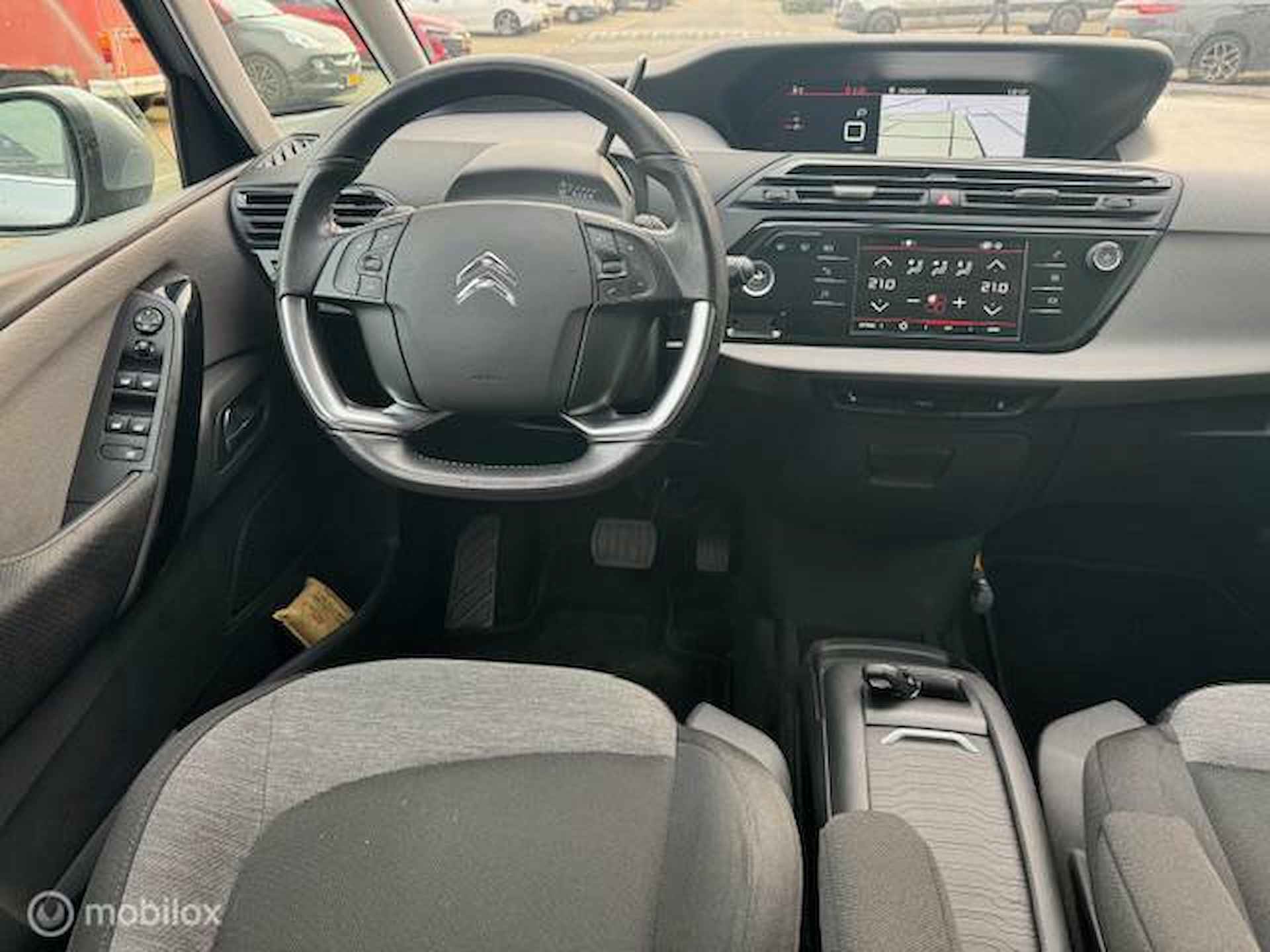 Citroen C4 Picasso 1.2 Automaat Hoge instap PureTech Shine uitvoering  , Navigatie ,Achteruit rij camera , Parkeerhulp , Trekhaak , Cruise & Climate Controle , Parelmoer grijs metaallak ! - 15/32