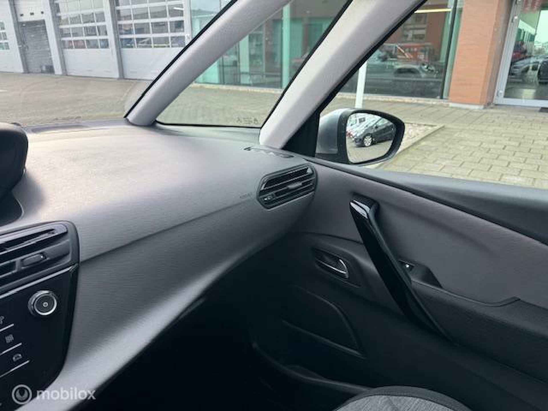 Citroen C4 Picasso 1.2 Automaat Hoge instap PureTech Shine uitvoering  , Navigatie ,Achteruit rij camera , Parkeerhulp , Trekhaak , Cruise & Climate Controle , Parelmoer grijs metaallak ! - 32/32