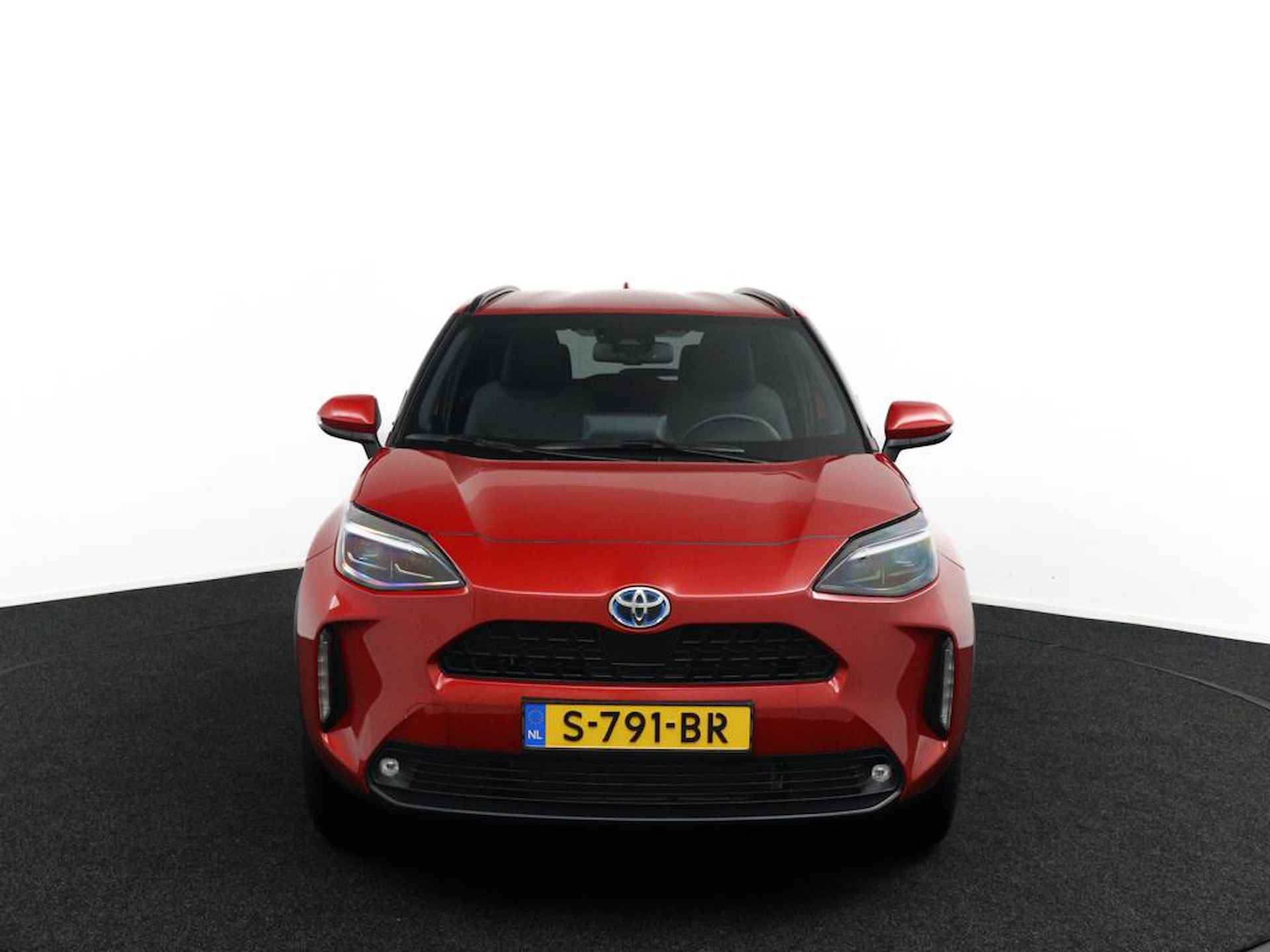 Toyota Yaris Cross 1.5 Hybrid Dynamic | Kelyess Entry | Navigatie | Origineel NL | Led Verlichting | - 8/45