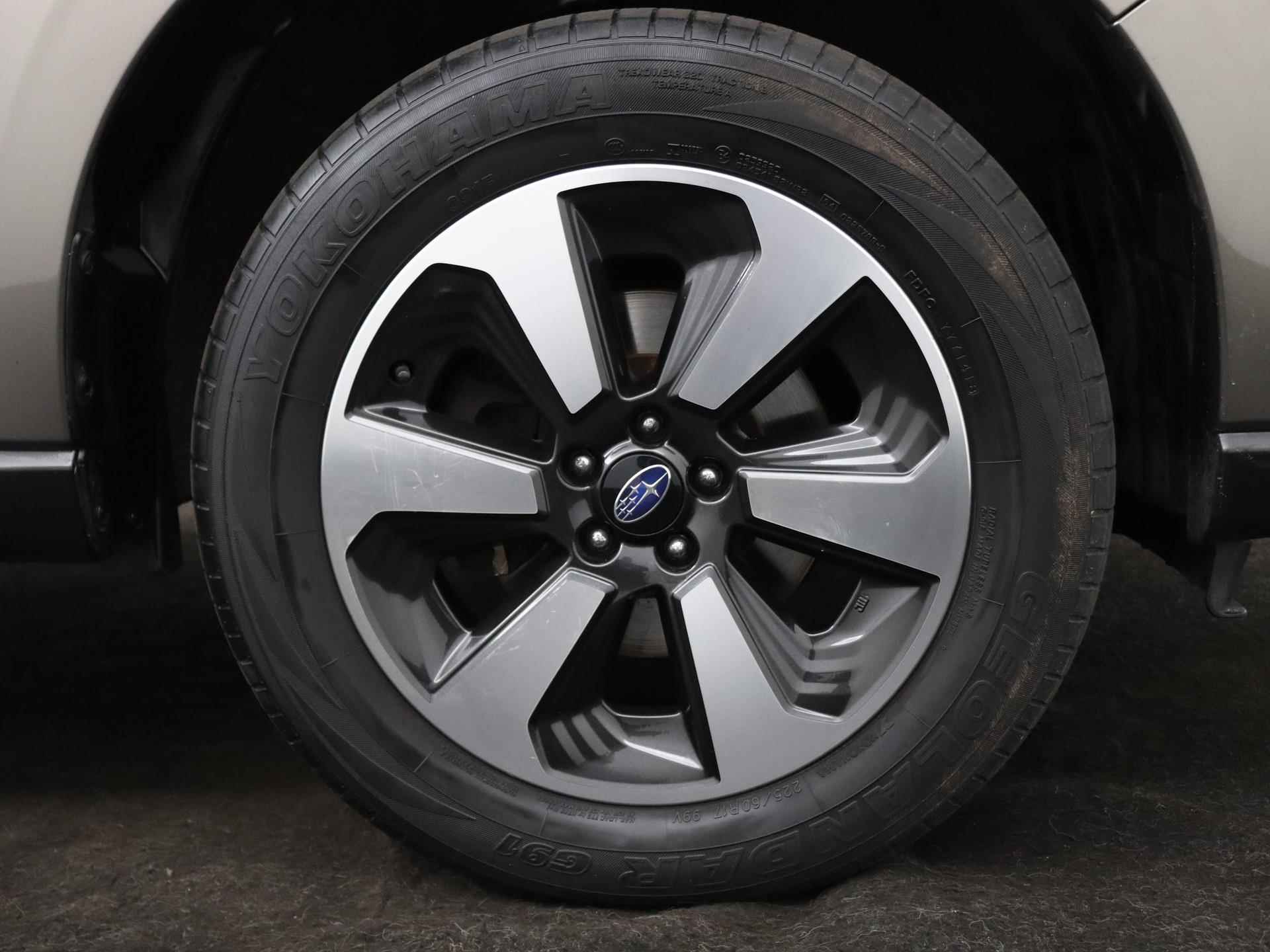 Subaru Forester 2.0 Luxury | Panoramadak | Verwarmbare voorstoelen | Trekhaak - 6/20