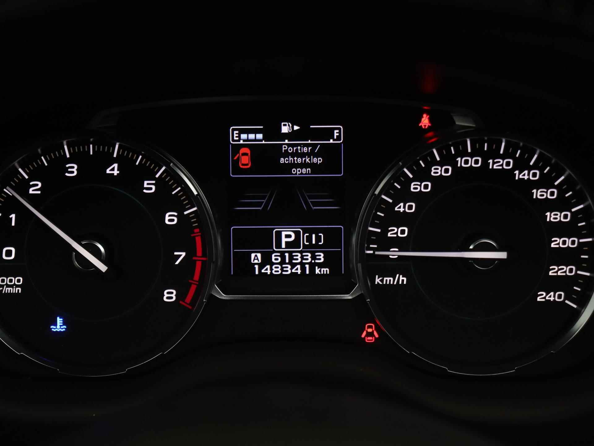 Subaru Forester 2.0 Luxury | Panoramadak | Verwarmbare voorstoelen | Trekhaak - 14/20