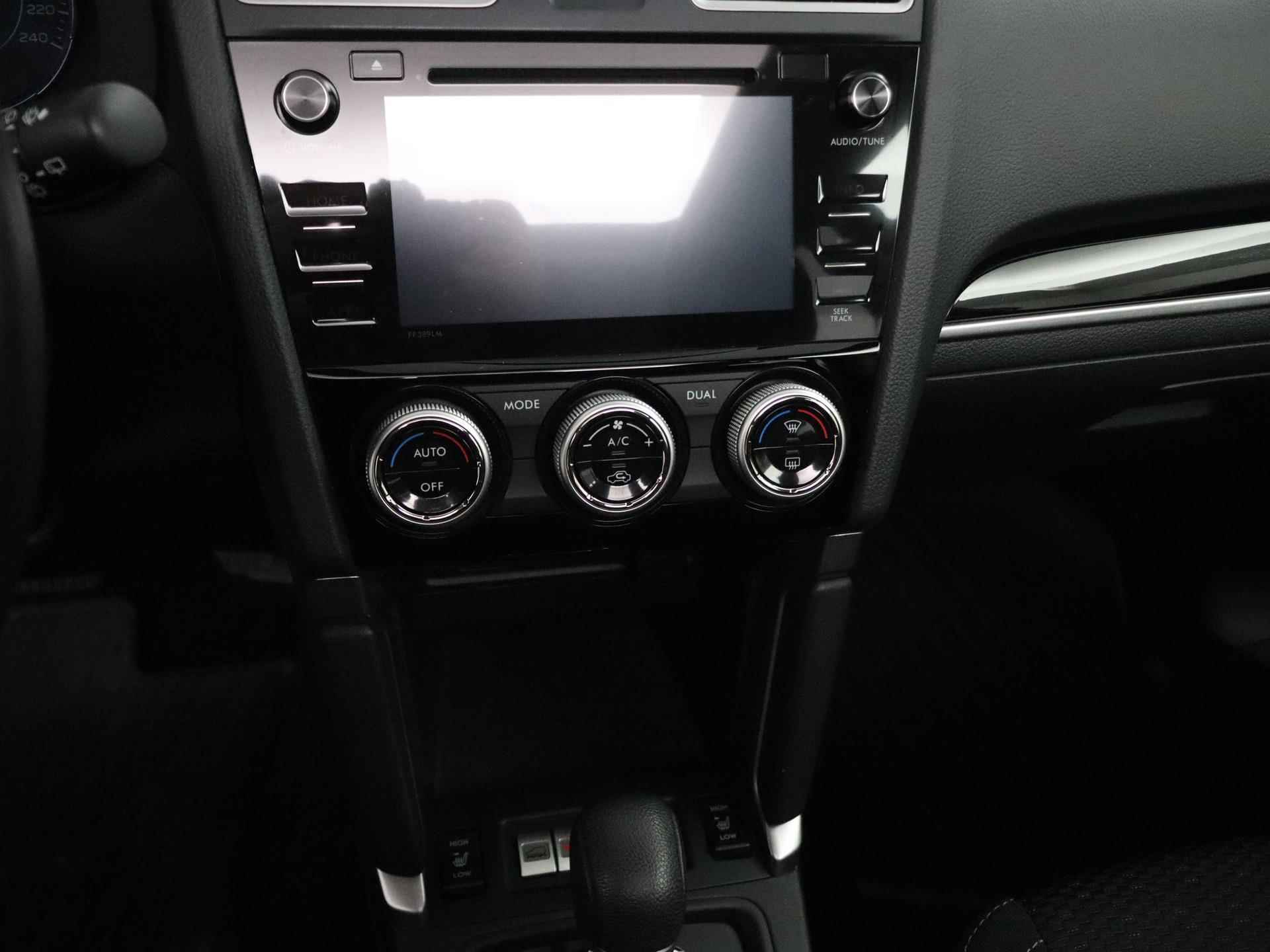 Subaru Forester 2.0 Luxury | Panoramadak | Verwarmbare voorstoelen | Trekhaak - 15/20