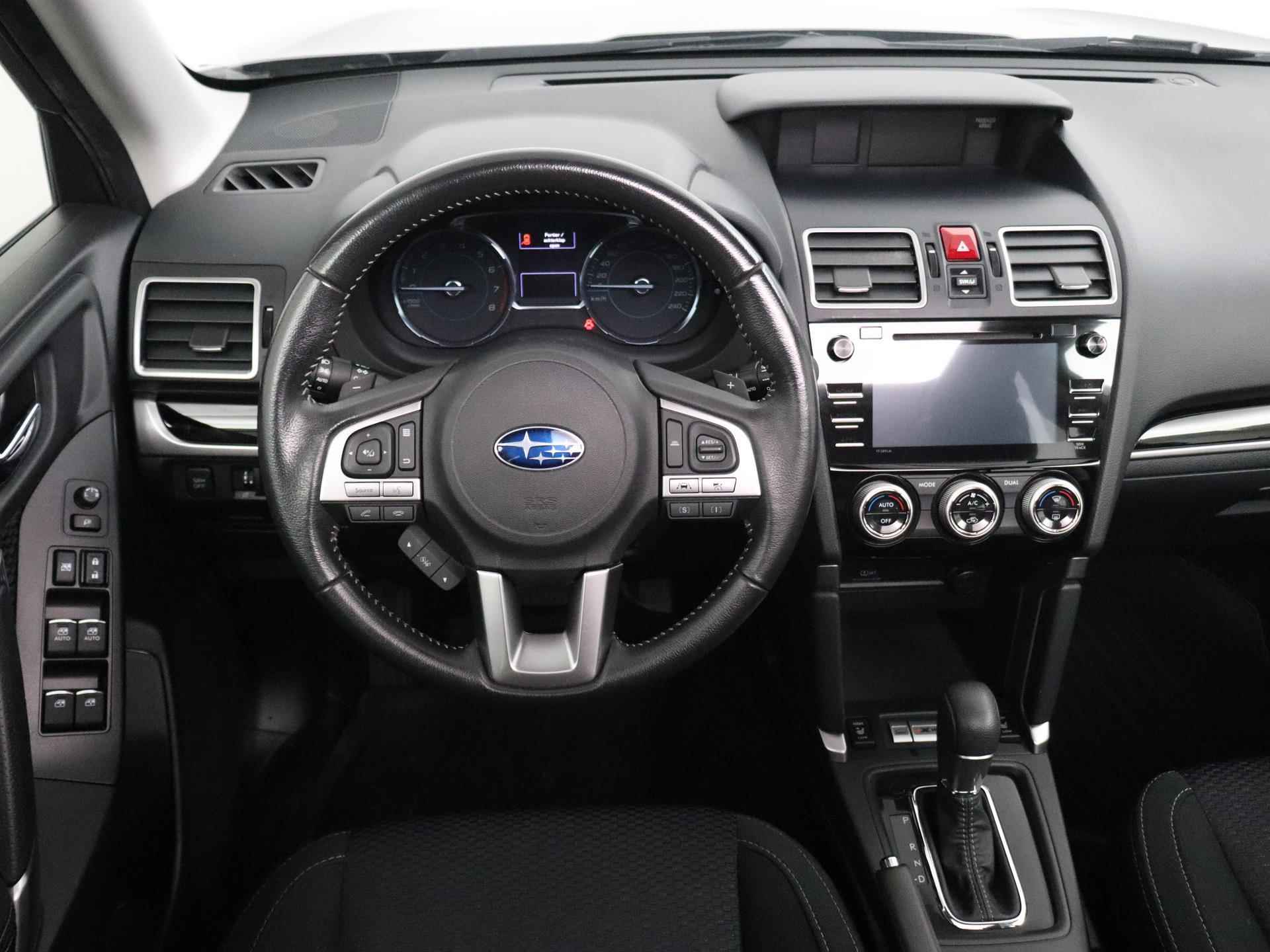 Subaru Forester 2.0 Luxury | Panoramadak | Verwarmbare voorstoelen | Trekhaak - 19/20