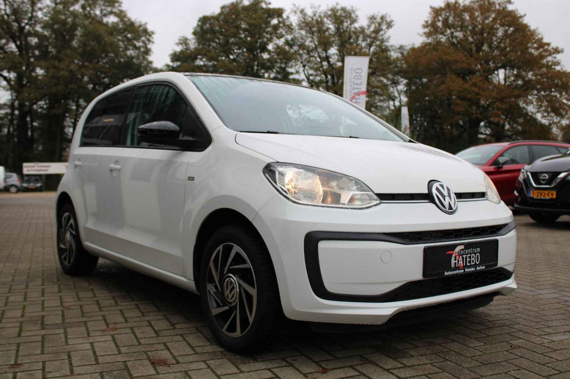 VOLKSWAGEN Up 1.0 High Up Airco Bluetooth 5 drs Privacy LM 15   Topstaat!! - 5/28