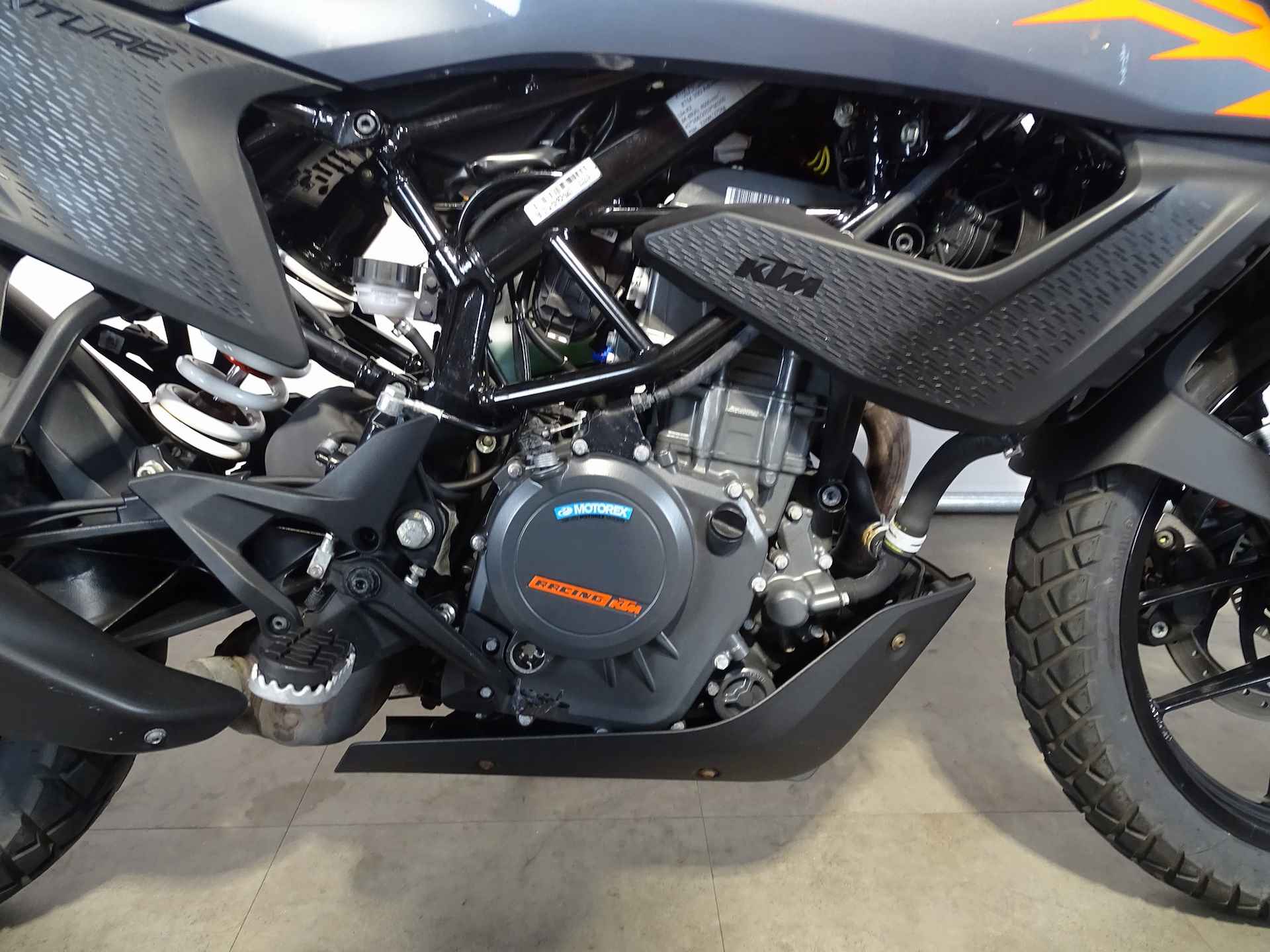 KTM 390 ADVENTURE - 4/9