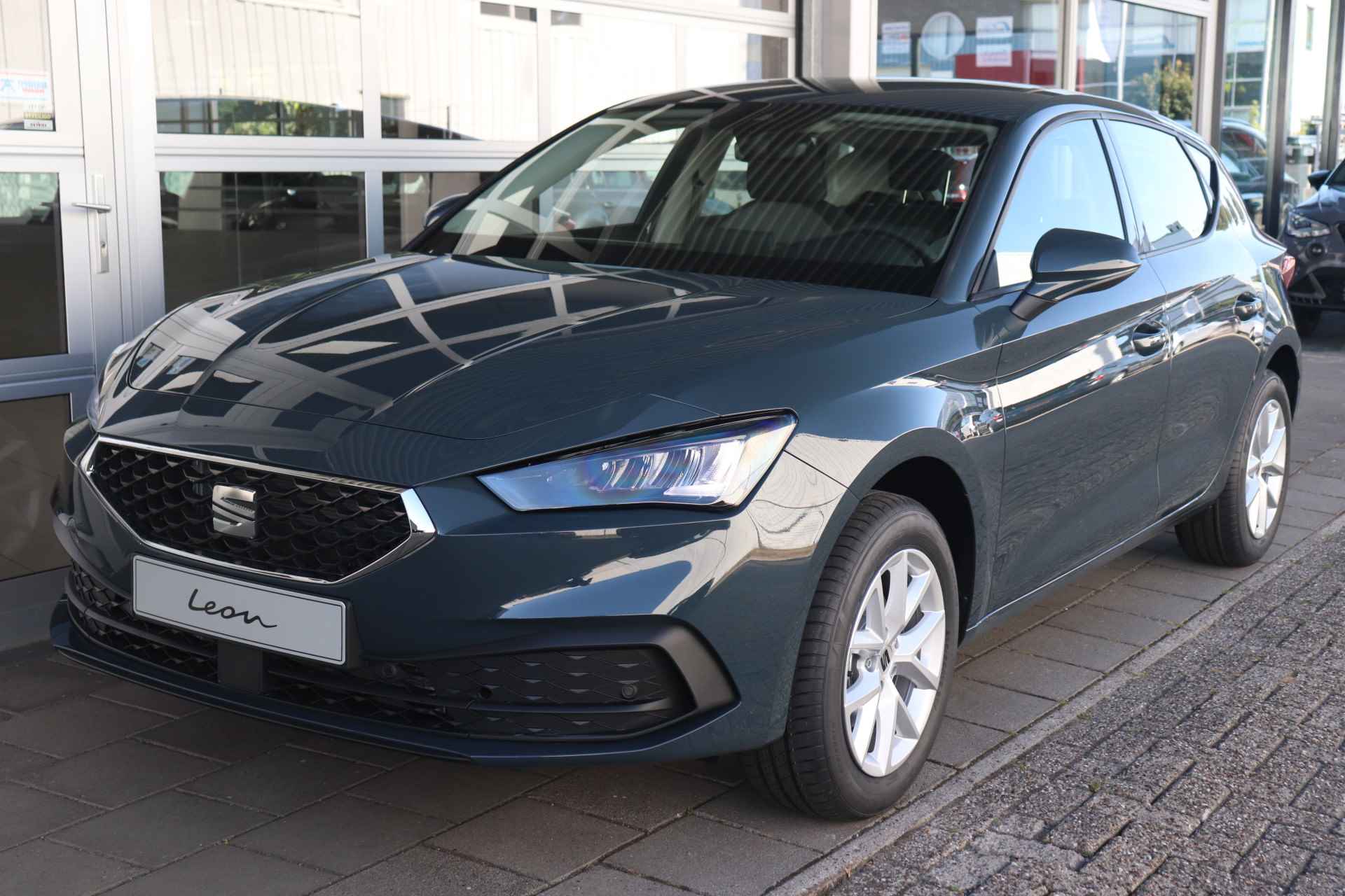 SEAT Leon 1.5 TSI 115pk Style | Parkeersensoren | 16" lichtmetalen velgen | Navigatie via smartphone | Virtual cockpit | - 14/29