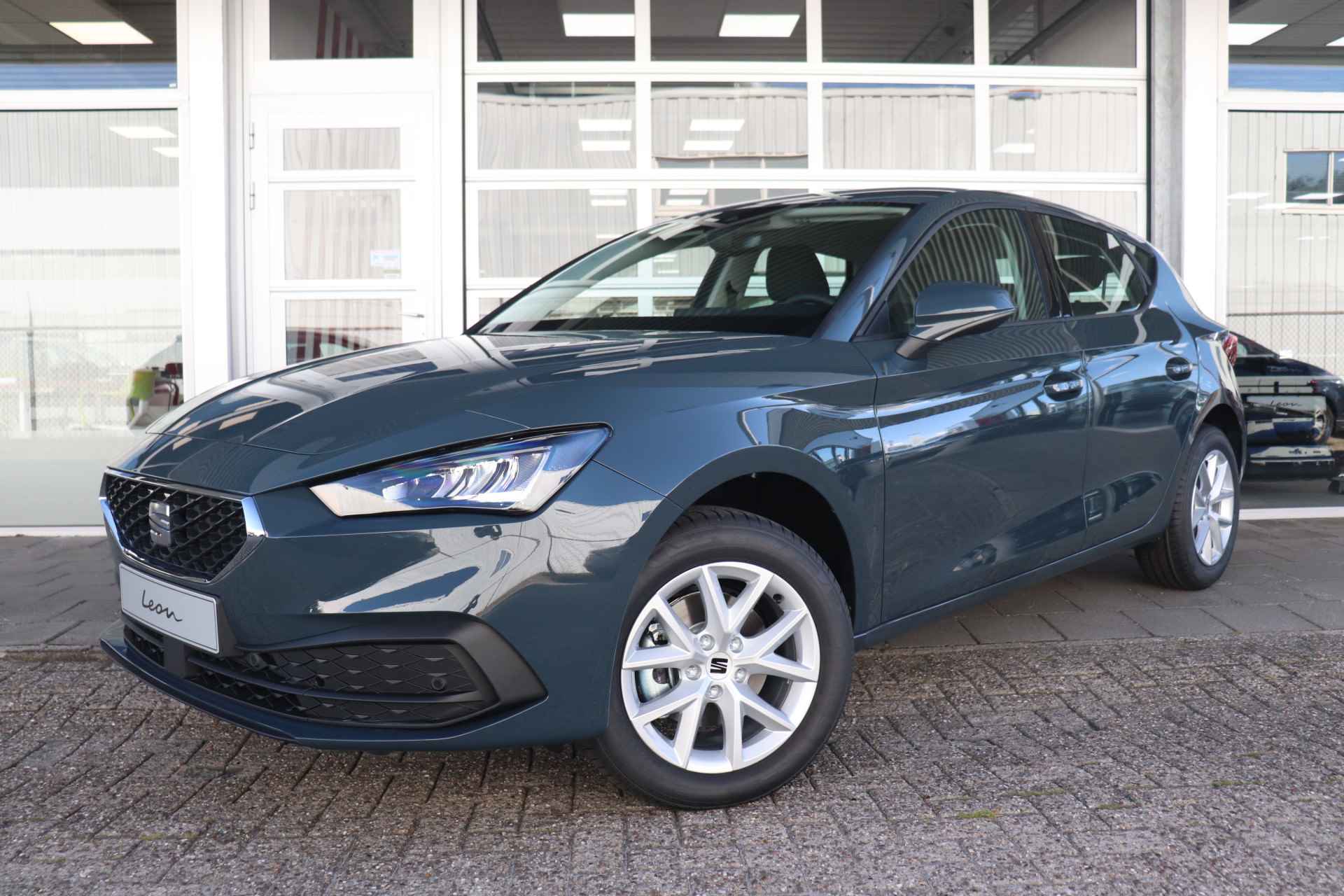 SEAT Leon 1.5 TSI 115pk Style | Parkeersensoren | 16" lichtmetalen velgen | Navigatie via smartphone | Virtual cockpit | - 29/29