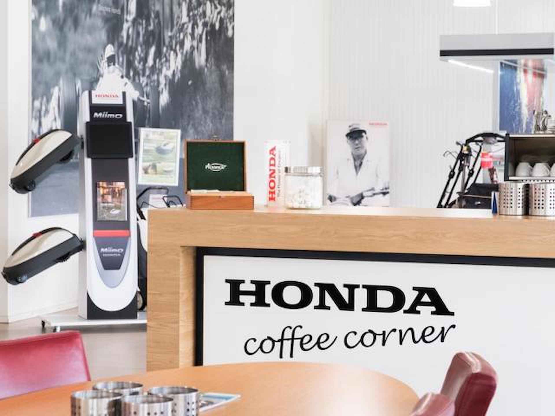 HONDA Civic 1.0 i-VTEC 126pk 5D Black Edition | Rijklaar - 12/21