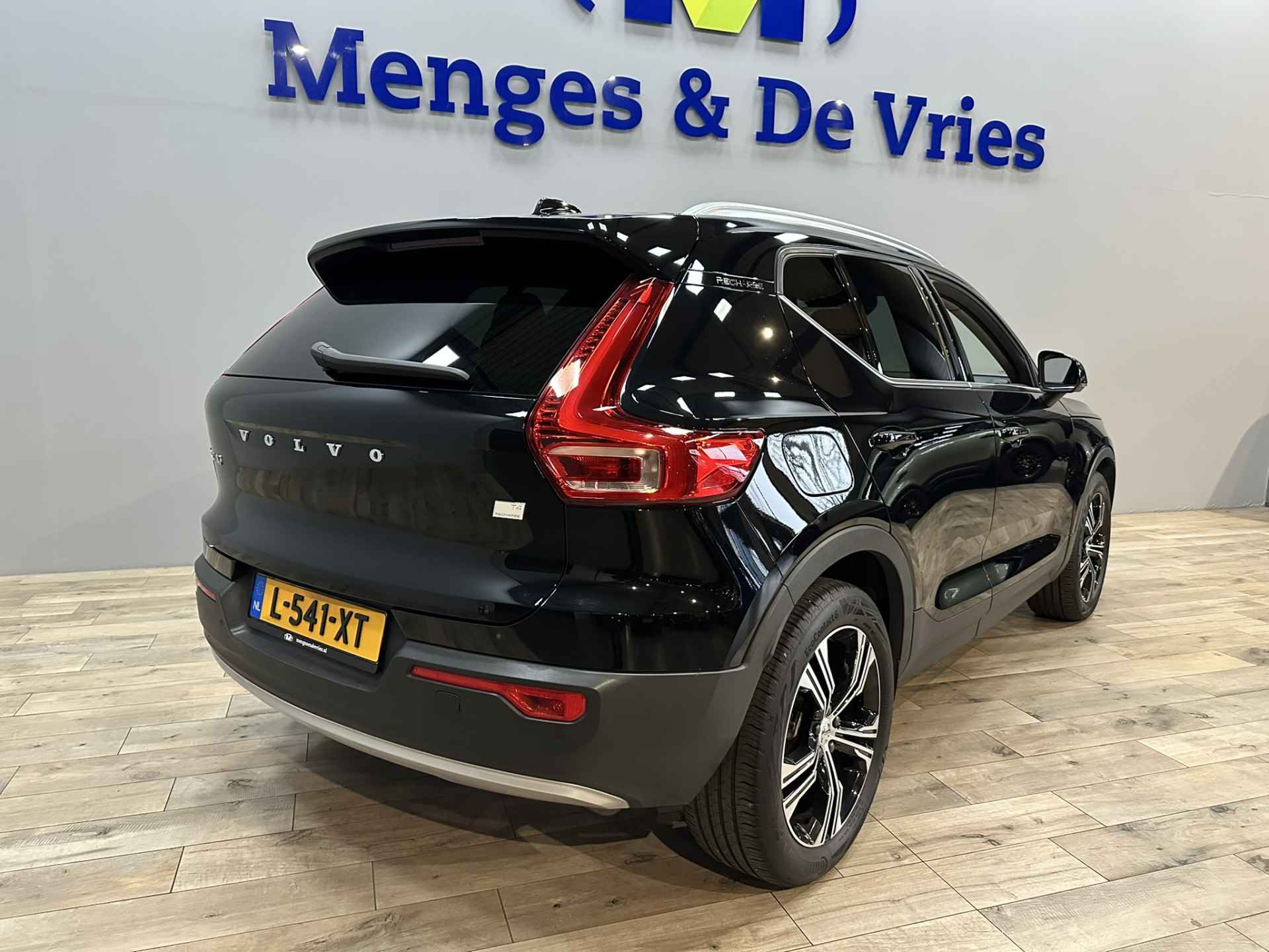 Volvo XC40 1.5 T4 Recharge Inscription Airco ECC | LED | Camera | Leer | Trekhaak | Adaptive Cruise | Stoelverwarming | Apple Carplay Android Auto | Isofix | NAP | - 3/46