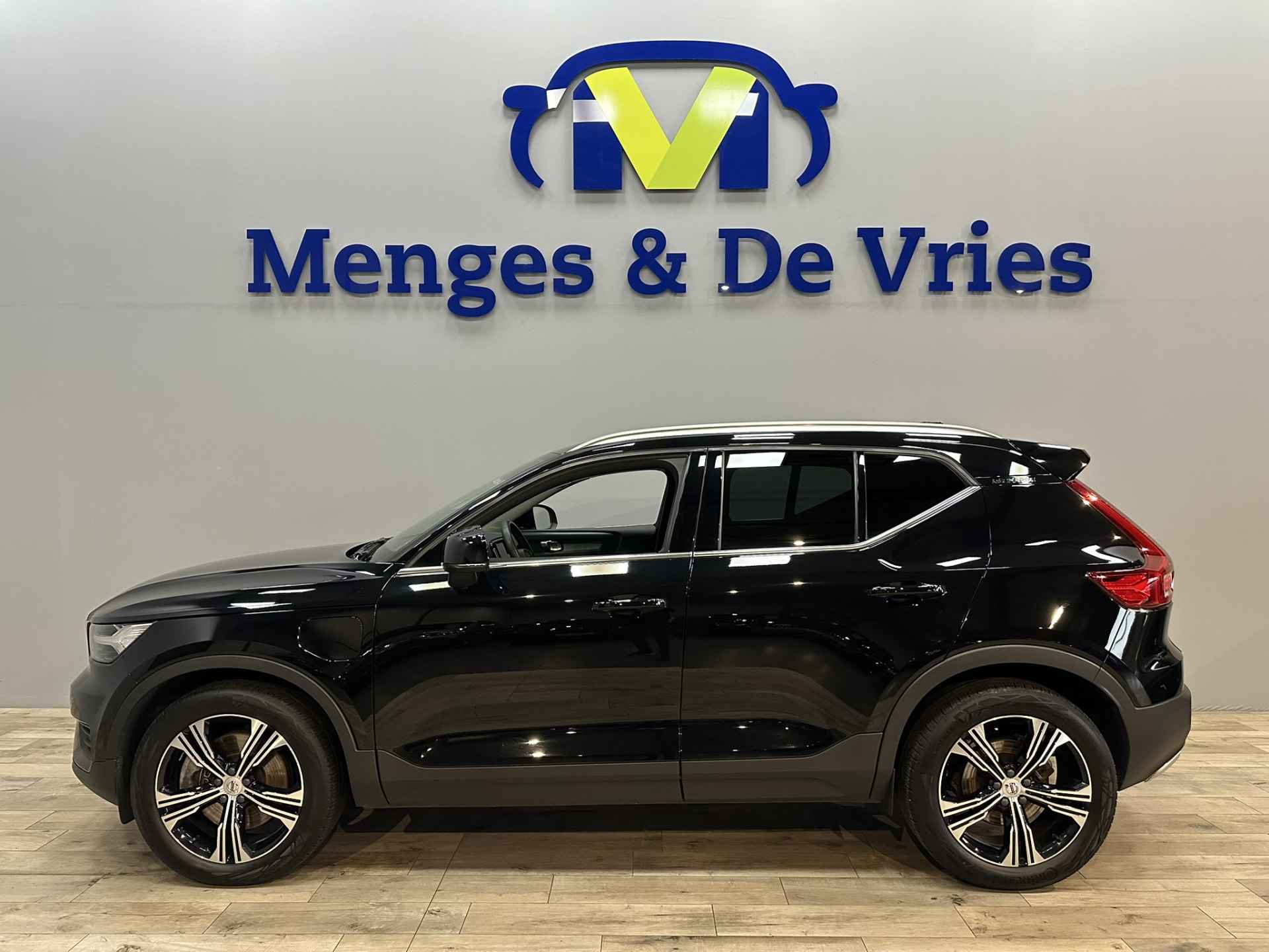 Volvo XC40 1.5 T4 Recharge Inscription Airco ECC | LED | Camera | Leer | Trekhaak | Adaptive Cruise | Stoelverwarming | Apple Carplay Android Auto | Isofix | NAP | - 6/46