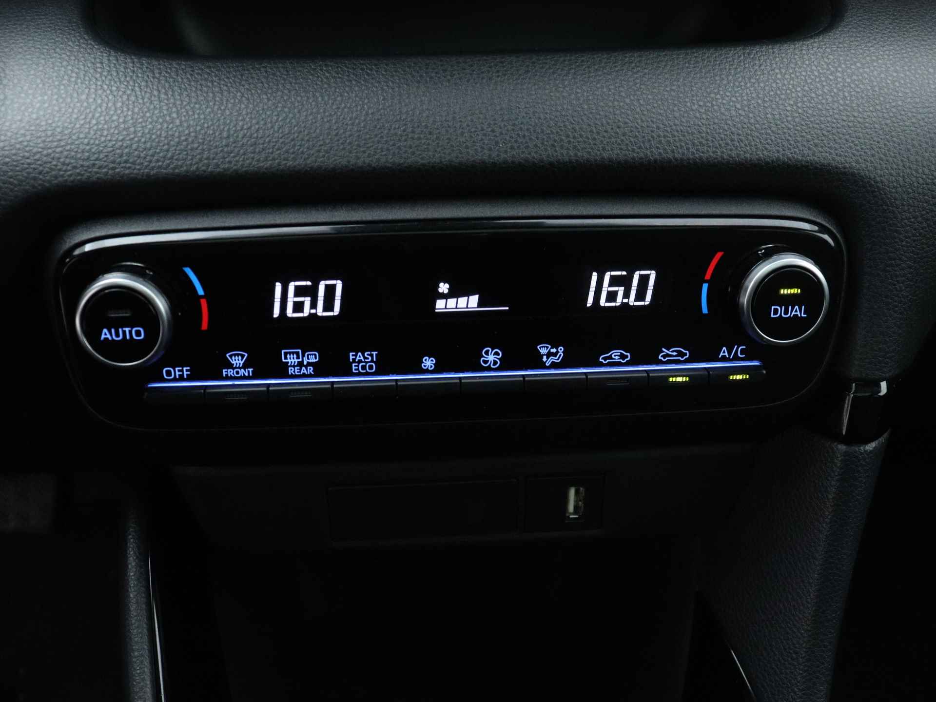Toyota Yaris 1.5 Hybrid Executive Limited | Panoramadak | Apple Carplay/Android Auto | Lichtmetalen Velgen | - 11/42