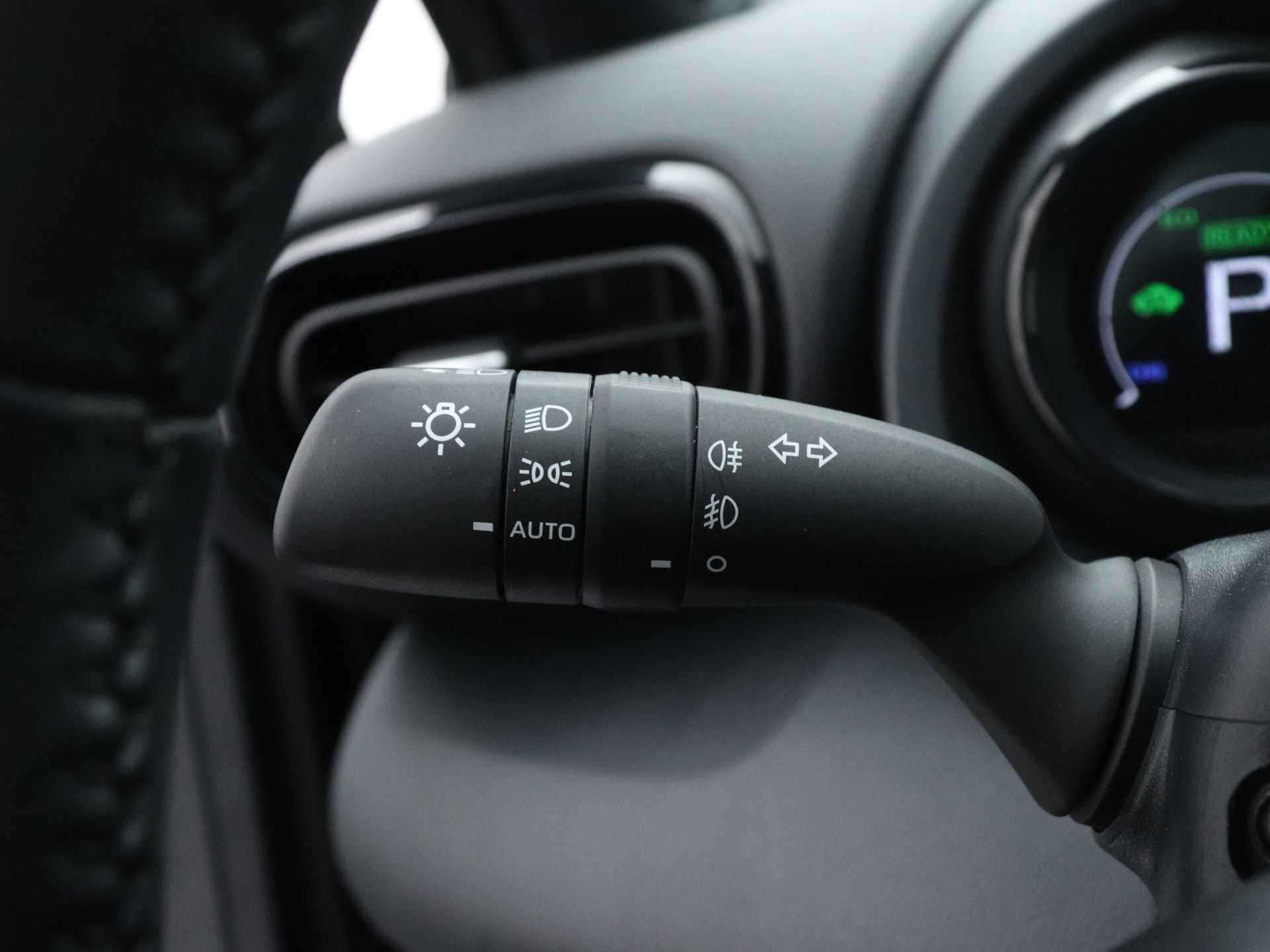 Toyota Yaris 1.5 Hybrid Executive Limited | Panoramadak | Apple Carplay/Android Auto | Lichtmetalen Velgen | - 24/42