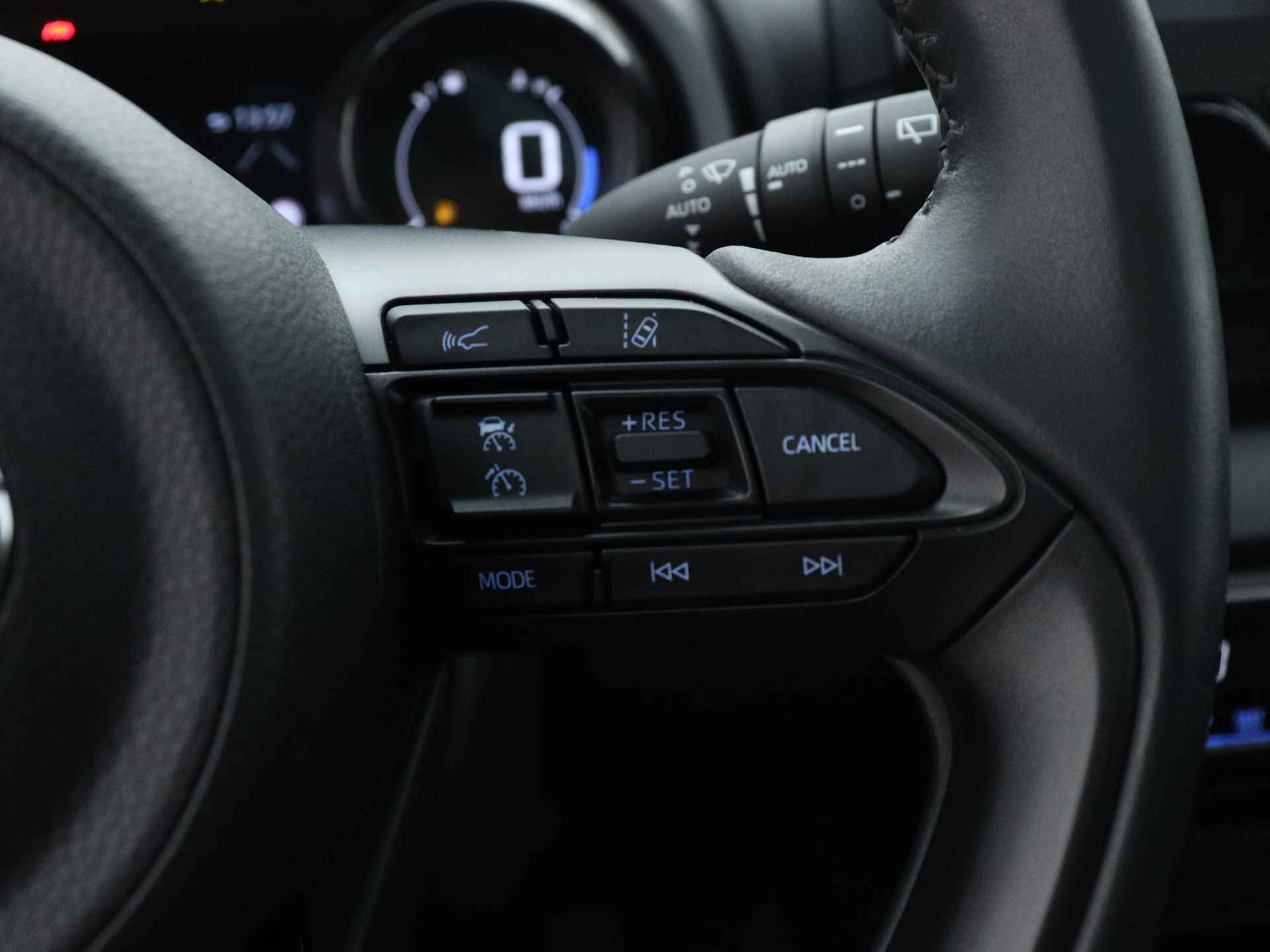Toyota Yaris 1.5 Hybrid Executive Limited | Panoramadak | Apple Carplay/Android Auto | Lichtmetalen Velgen | - 26/42