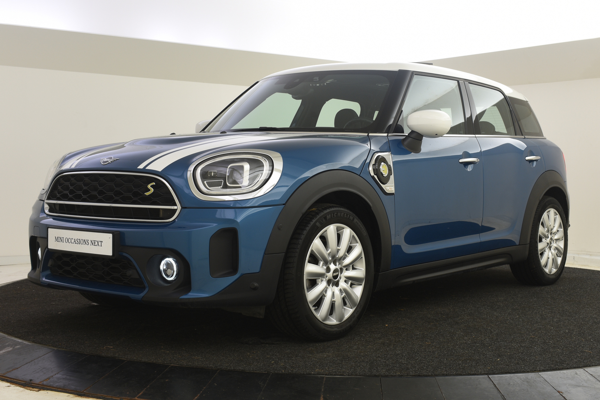 MINI Countryman Cooper SE ALL4 Automaat / Panoramadak / Achteruitrijcamera / LED / Active Cruise Control / Head-Up / Harman Kardon / Park Assistant