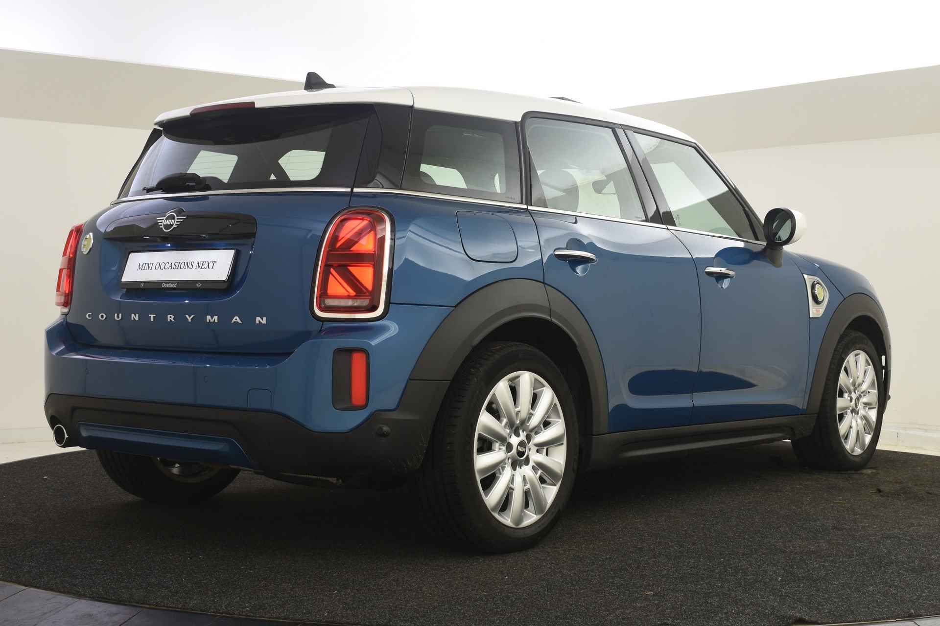 MINI Countryman Cooper SE ALL4 Automaat / Panoramadak / Achteruitrijcamera / LED / Active Cruise Control / Head-Up / Harman Kardon / Park Assistant - 3/49