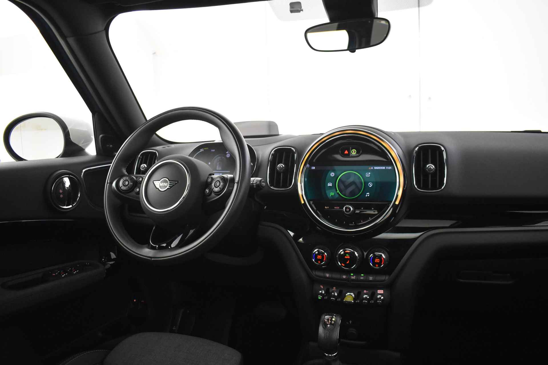 MINI Countryman Cooper SE ALL4 Automaat / Panoramadak / Achteruitrijcamera / LED / Active Cruise Control / Head-Up / Harman Kardon / Park Assistant - 16/49