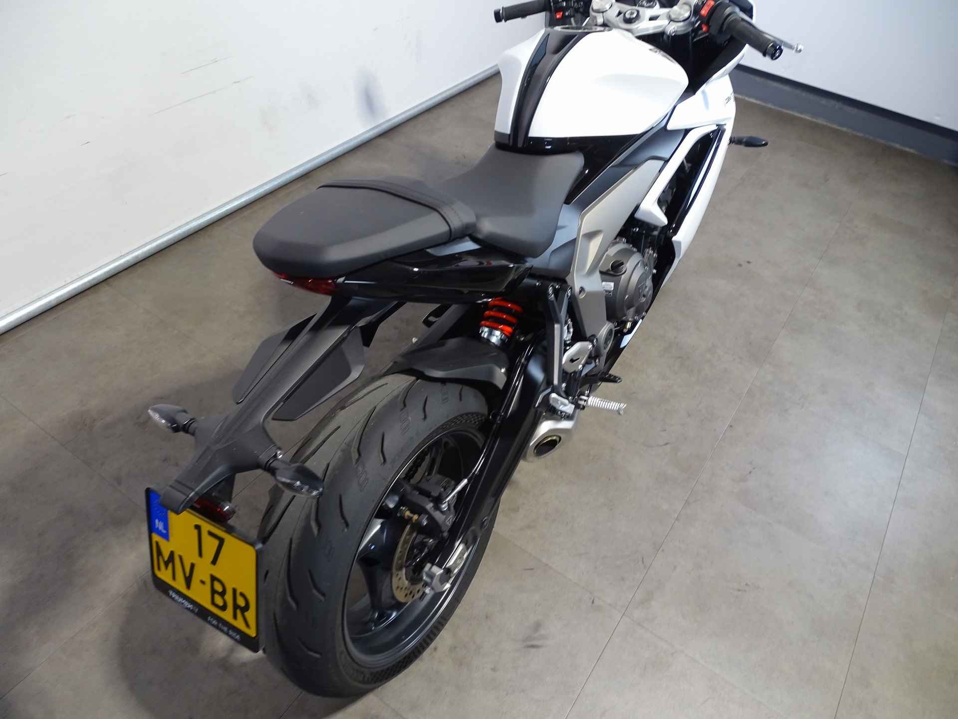 Triumph DAYTONA 660 - 3/9