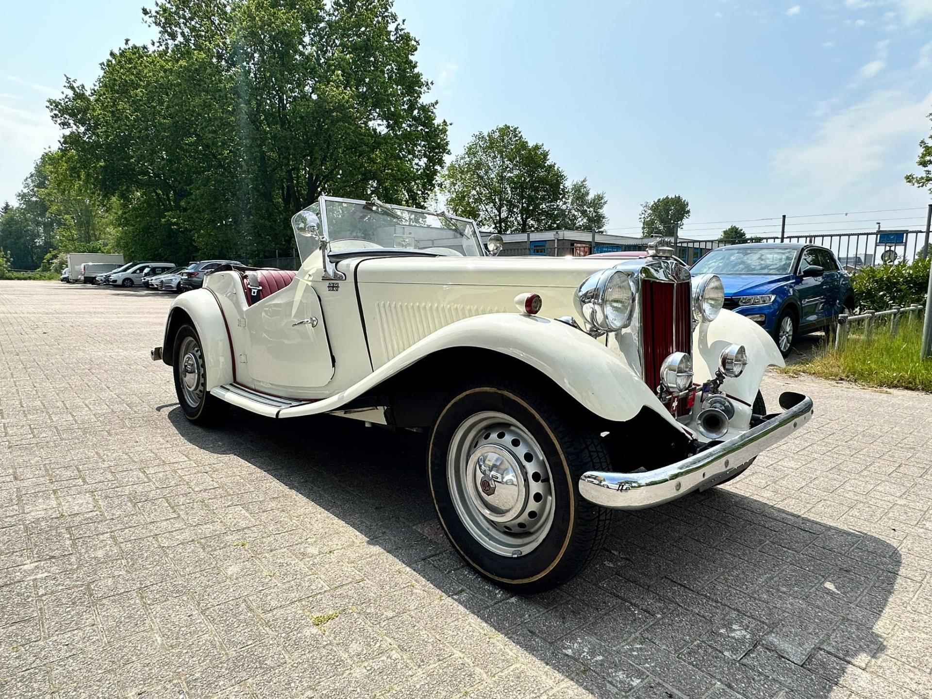 MG TD.CABRIOLET 1952 - 8/22