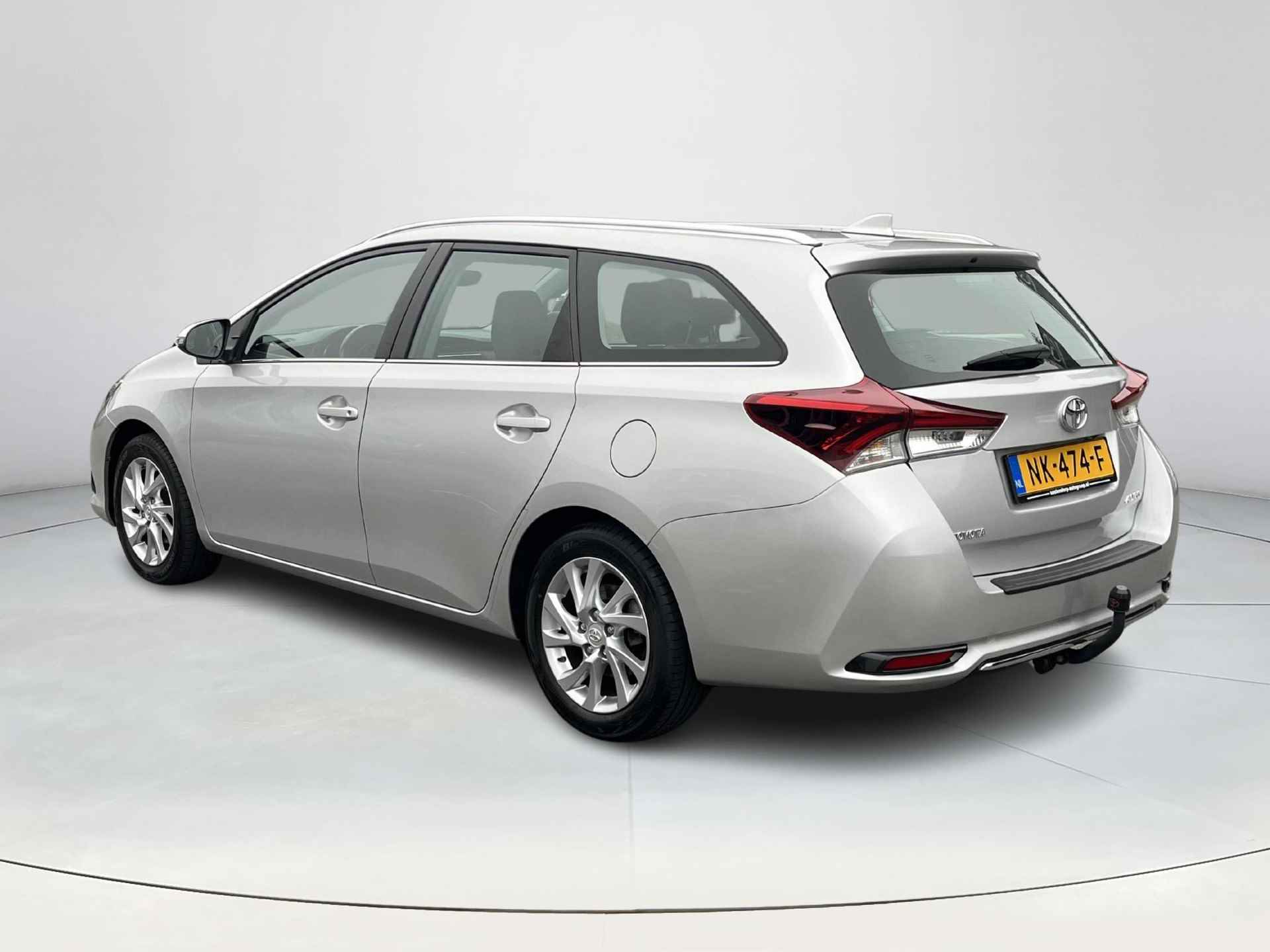 Toyota Auris Touring Sports 1.2T Aspiration | Navigatie | Achteruitrijcamera | Trekhaak - 4/25