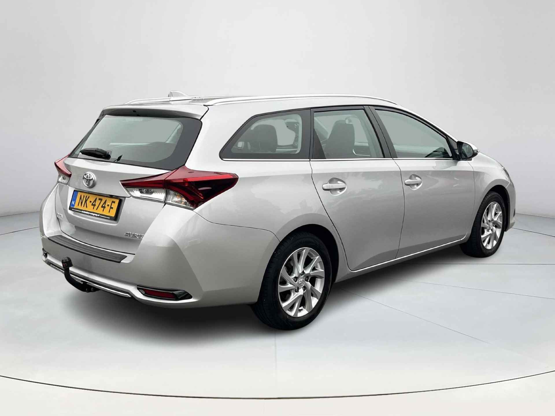 Toyota Auris Touring Sports 1.2T Aspiration | Navigatie | Achteruitrijcamera | Trekhaak - 6/25