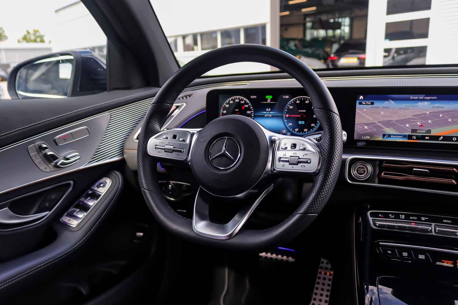 Mercedes-Benz EQC EQC 400 4MATIC Business Solution AMG | Distronic | Head-Up | Multibeam LED | Advanced Sound System | 360° Camera | Sfeerverlichting | Stoelverwarming - 24/40