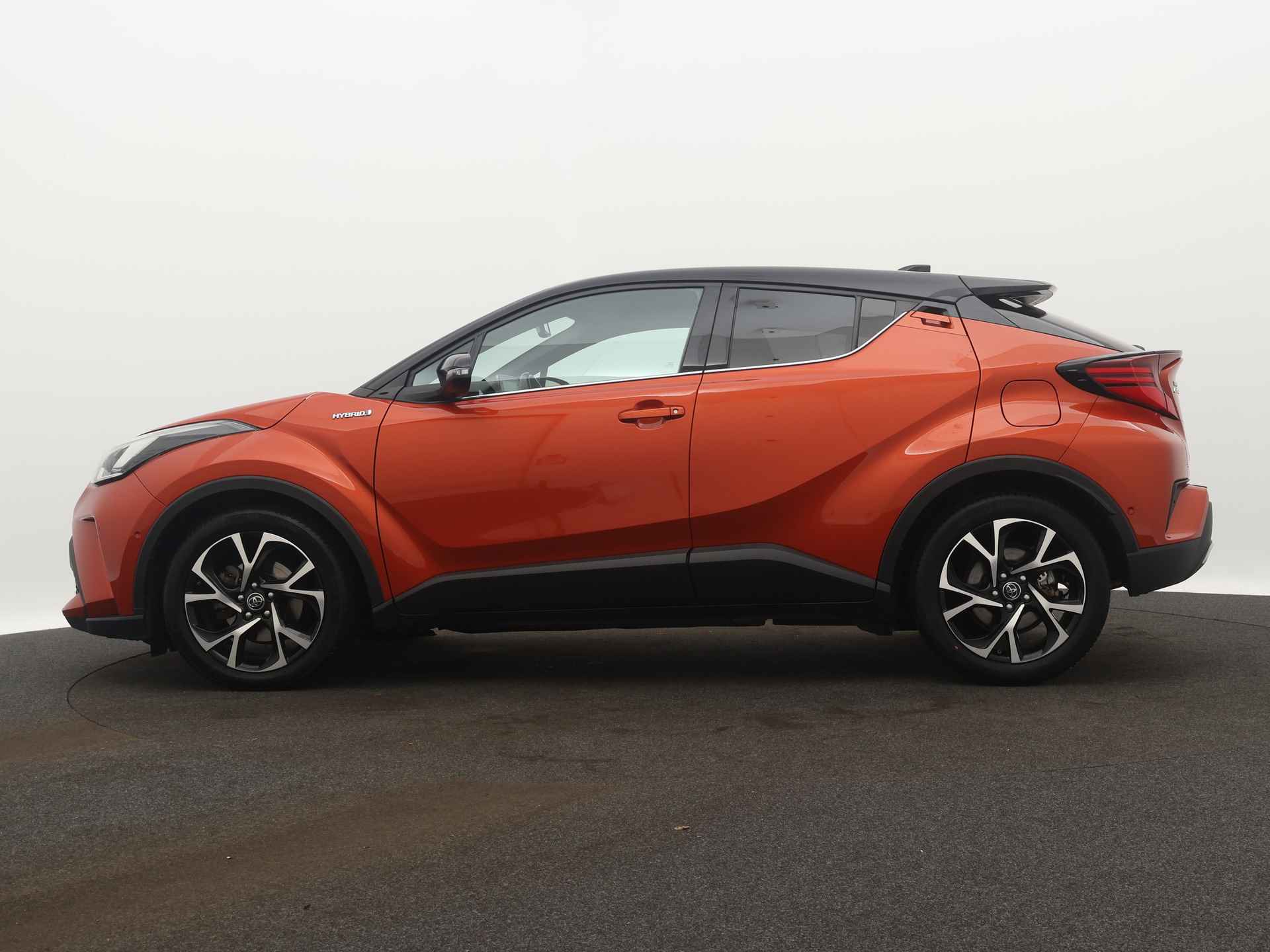 Toyota C-HR 2.0 Hybrid Launch Edition | Navigatie | JBL | LM velgen | Parkeersensoren | Stoelverwarming | Cruise Control Adaptief | - 4/46