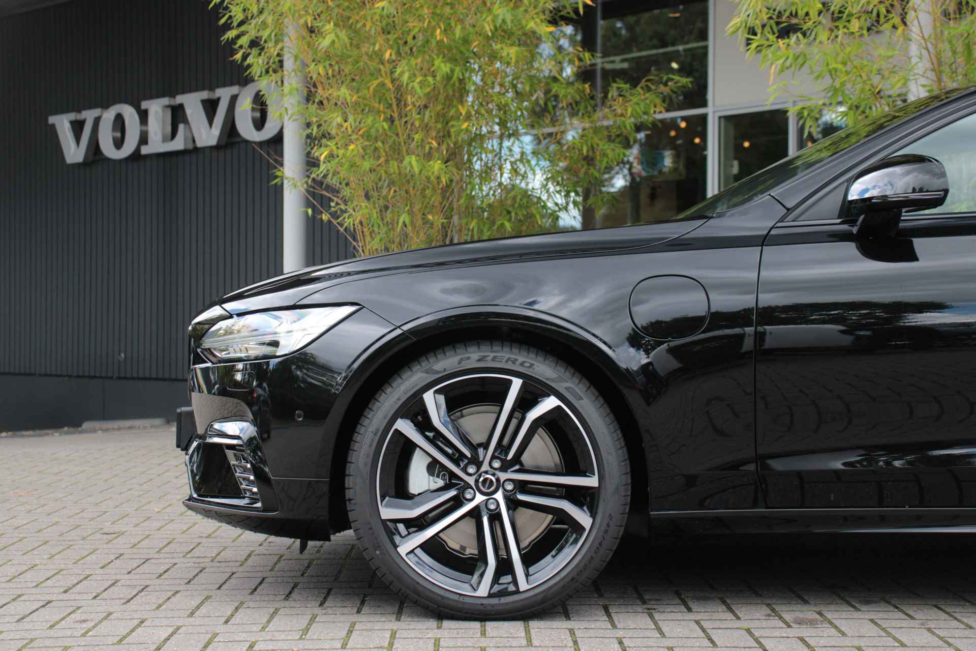 Volvo V90 T6 Recharge AWD Ultra Dark | Pilot Assist | 360 Camera | Head-up display | Harman/Kardon | Memory Seats - 23/24