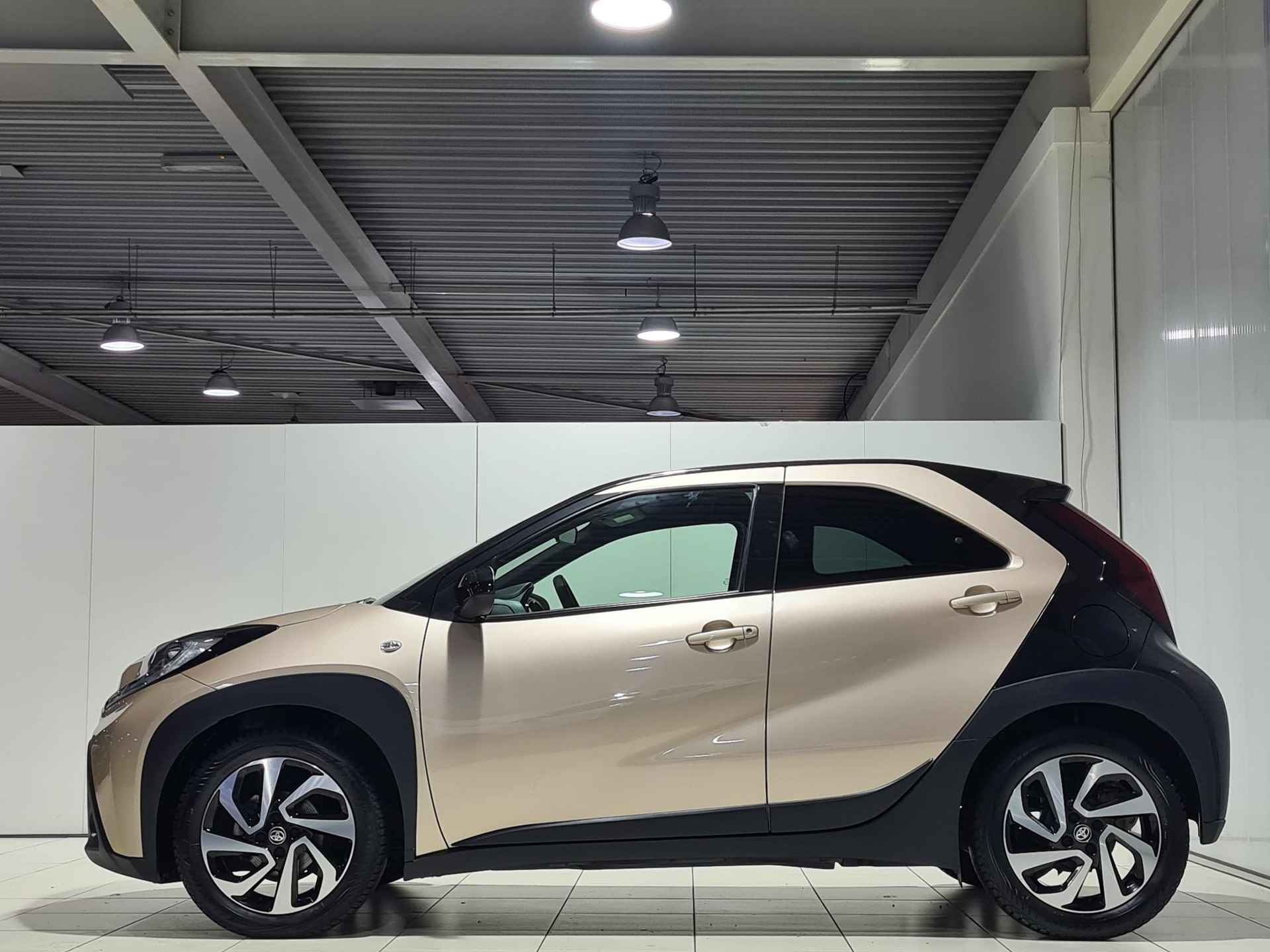 Toyota Aygo X 1.0 VVT-i MT Pulse | Camera | Apple CarPlay/Android Auto | Adaptive Cruise Controle | Stoelverwarming - 18/36