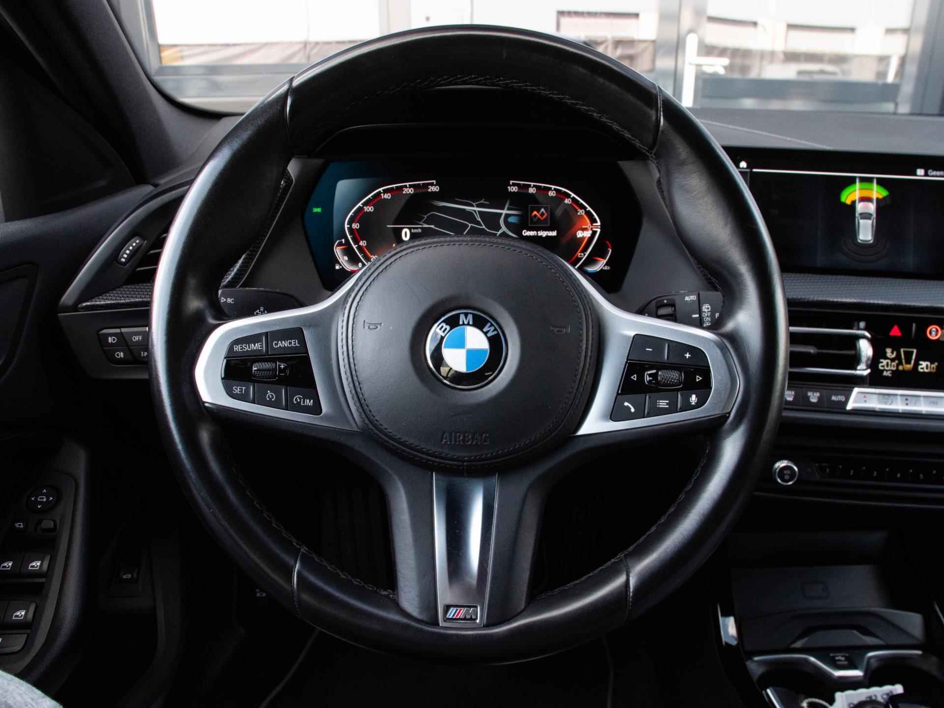BMW 1-serie 118i Executive AUT Led Leder Navi Keyless Apple Carplay - 29/52