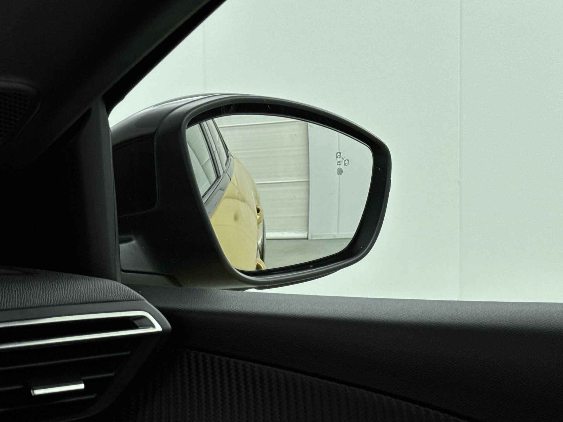 Peugeot 208 1.2 100 pk GT-Line | Navigatie | Panoramadak | Keyless | Camera - 27/36