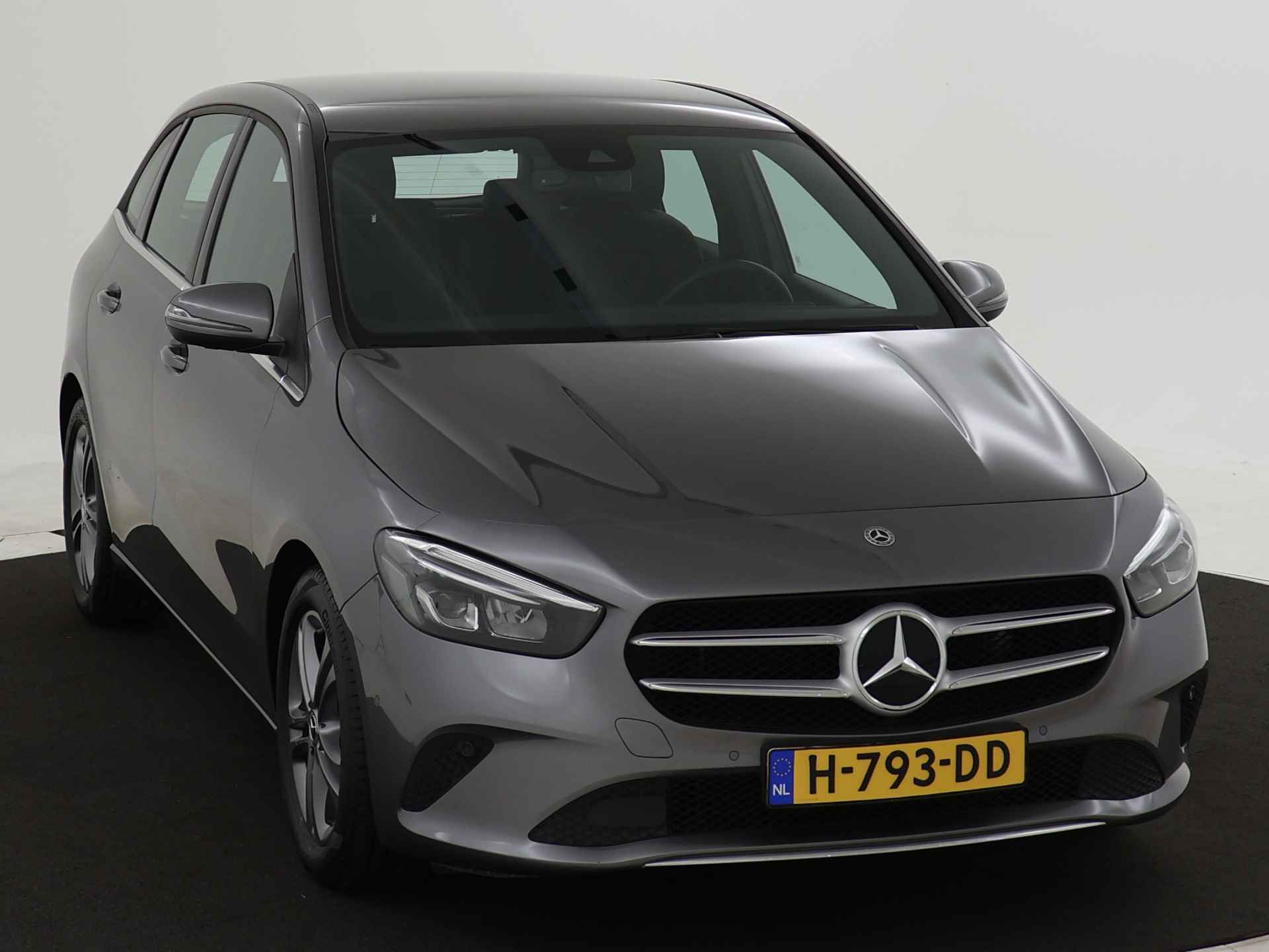 Mercedes-Benz B-Klasse 180 Advantage | Achteruitrijcamera | Cruise control | Navigatie | Elektrische Achterklep | Inclusief 24 maanden MB Certified garantie voor Europa. - 28/43
