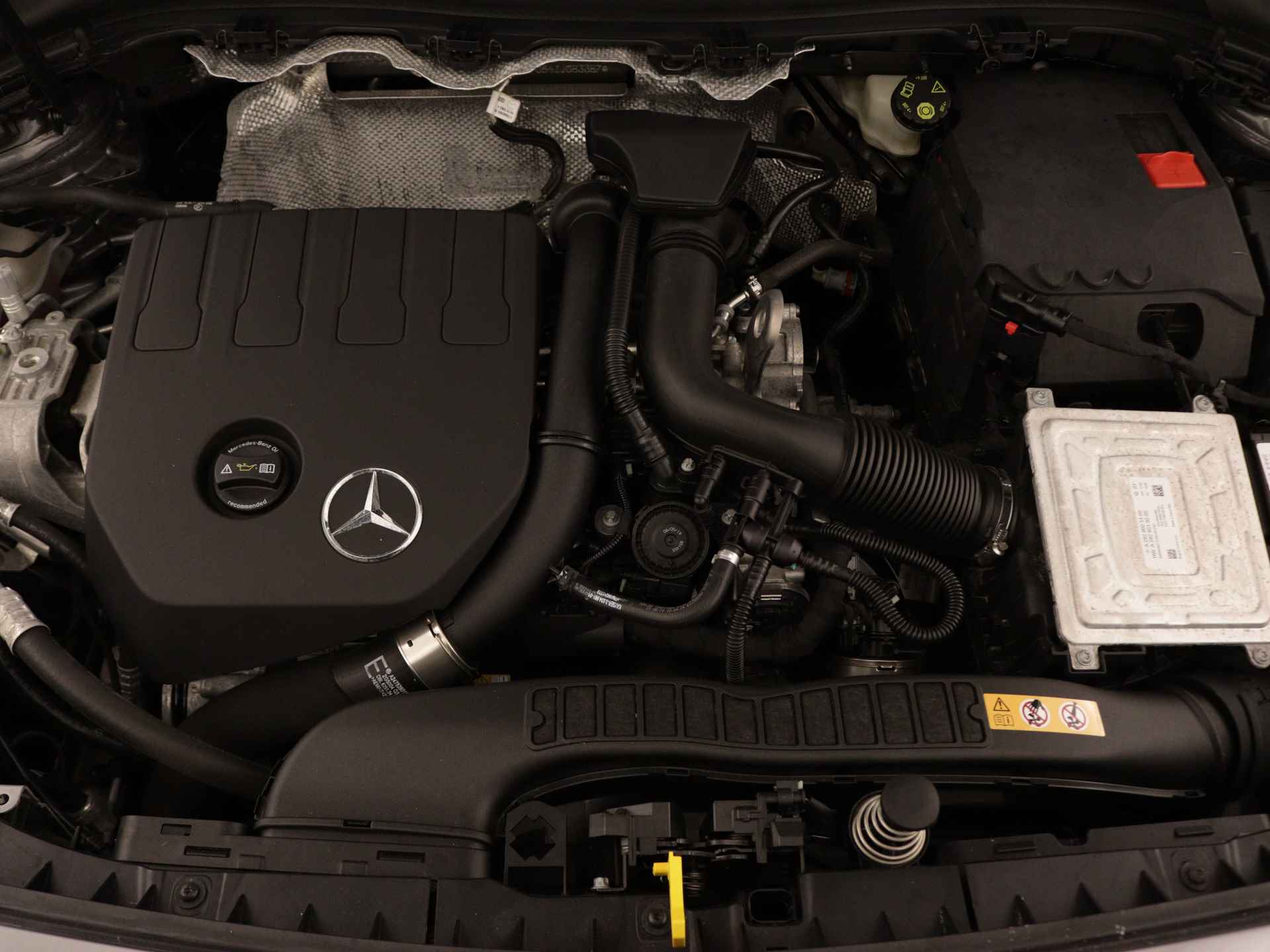 Mercedes-Benz B-Klasse 180 Advantage | Achteruitrijcamera | Cruise control | Navigatie | Elektrische Achterklep | Inclusief 24 maanden MB Certified garantie voor Europa. - 40/43