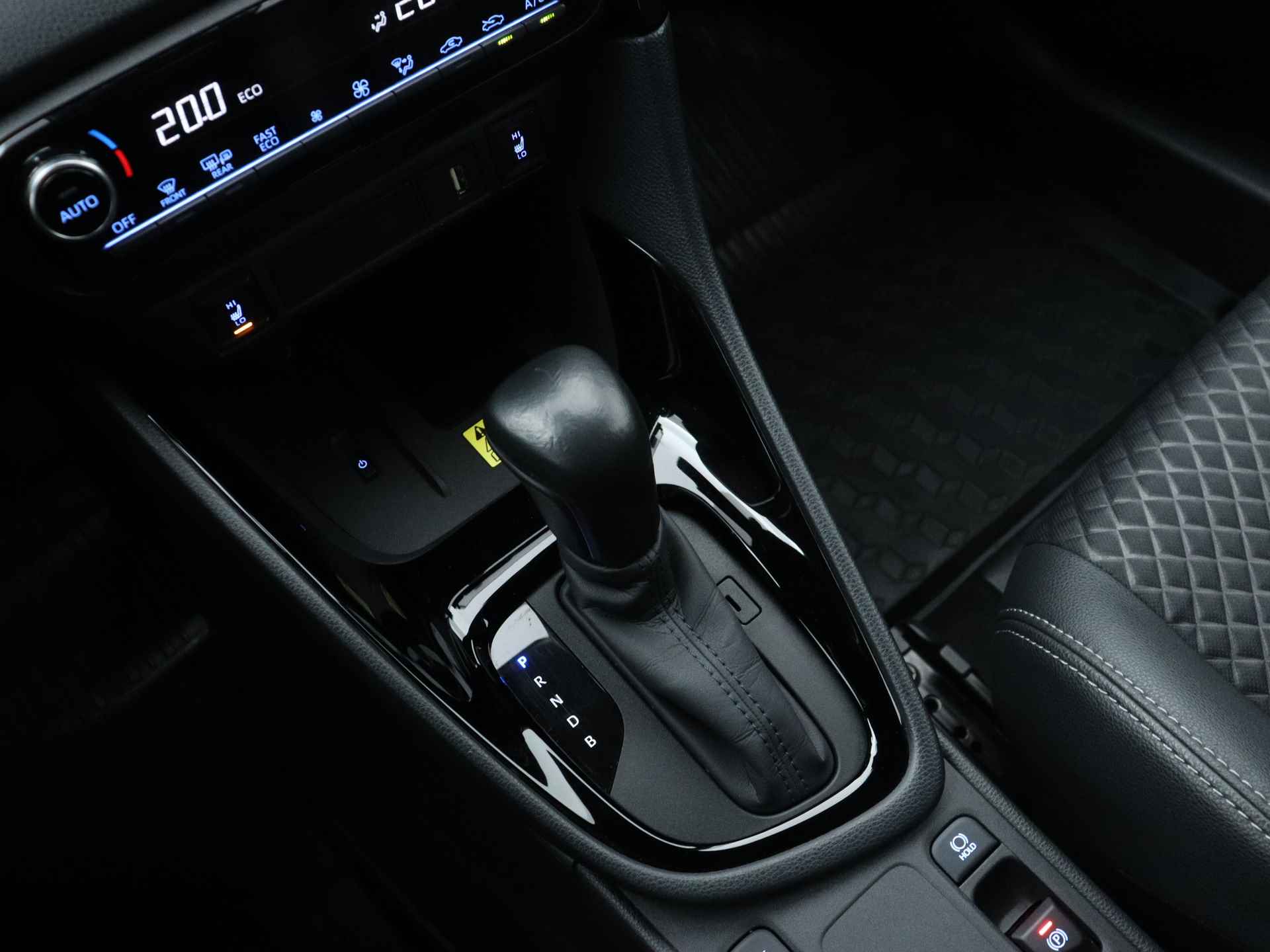 Toyota Yaris 1.5 Hybrid Executive Limited | Head-Up Display | Stoel -/ Stuur Verwarming | Sharon Rotterdam-Zuid - 13/43